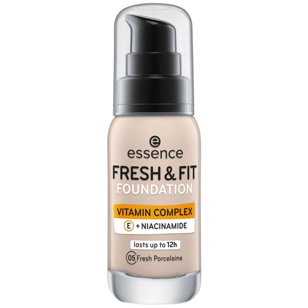 Foundation-Flasche mit Pumpe. Aufschrift: Fresh & Fit Foundation, Vitamin Complex, E + Niacinamide, hält bis zu 12h.