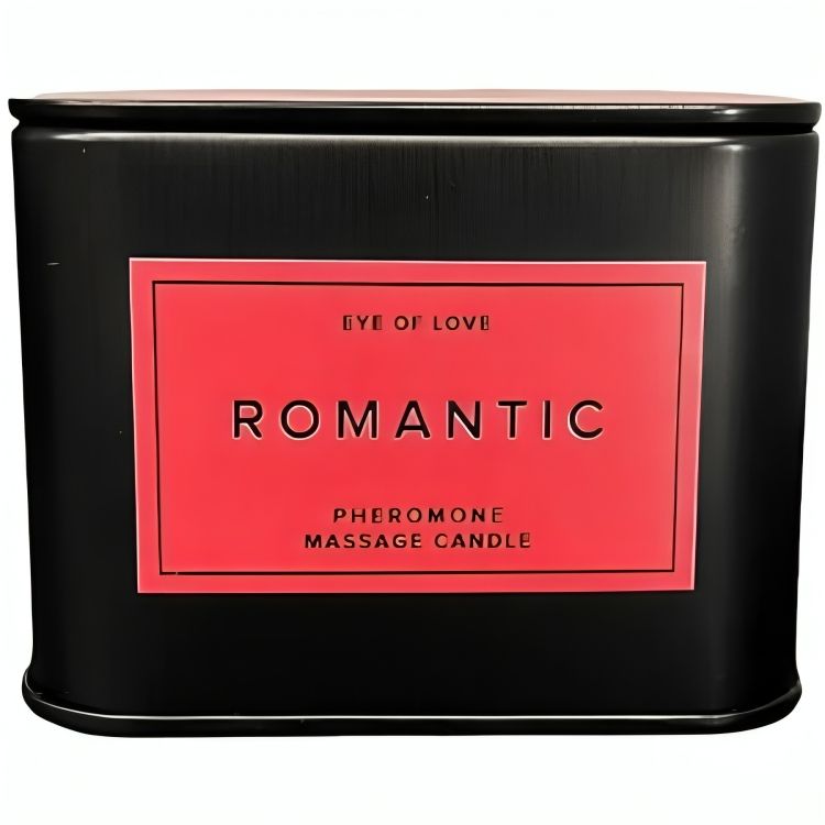 Schwarze, rechteckige Dose mit rotem Etikett. Aufschrift: EYE OF LOVE, ROMANTIC, Pheromone Massage Candle. Deckel geschlossen.