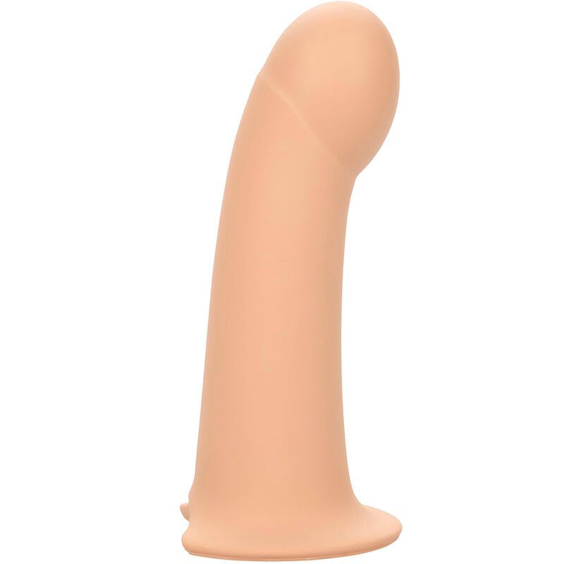 Fleischfarbene Penisverlängerung aus Silikon. Gebogene Form mit abgerundeter Spitze und breiter Basis. Auf weißem Hintergrund.