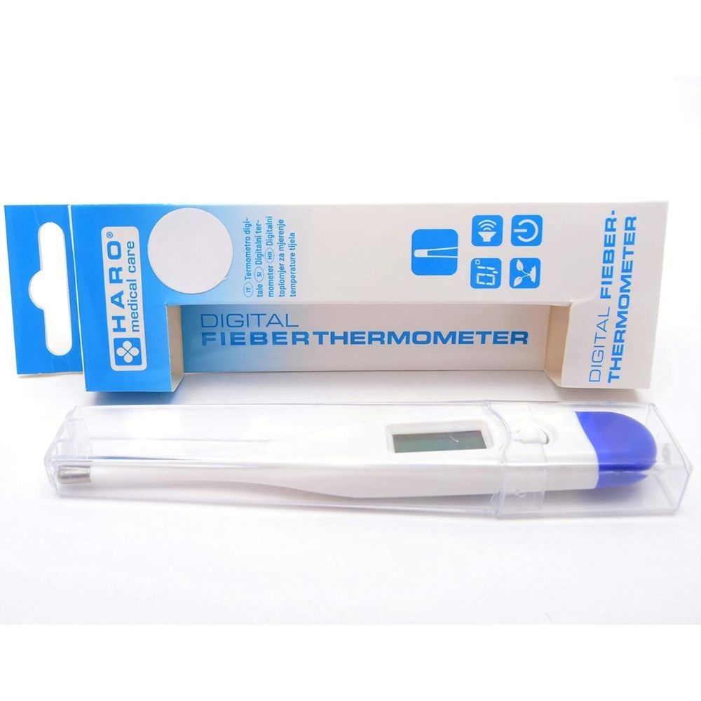 Digitales Fieberthermometer mit Schutzhülle. HARO medical care. Weißes Thermometer mit blauem Ende und Display. In Verpackung.