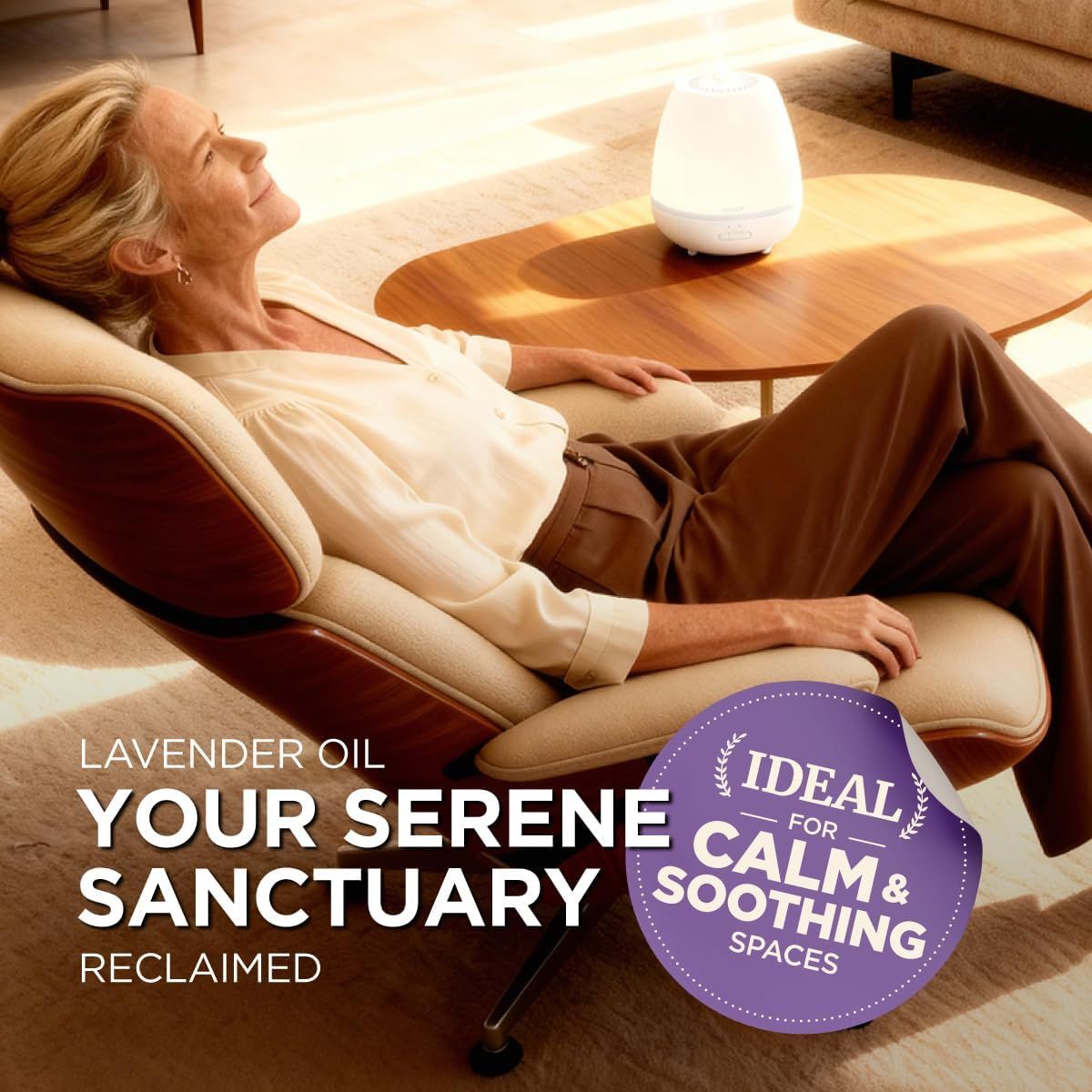 Frau entspannt sich in einem Sessel. Auf dem Tisch steht ein weißer Diffusor. Aufkleber: Ideal für ruhige und beruhigende Räume.