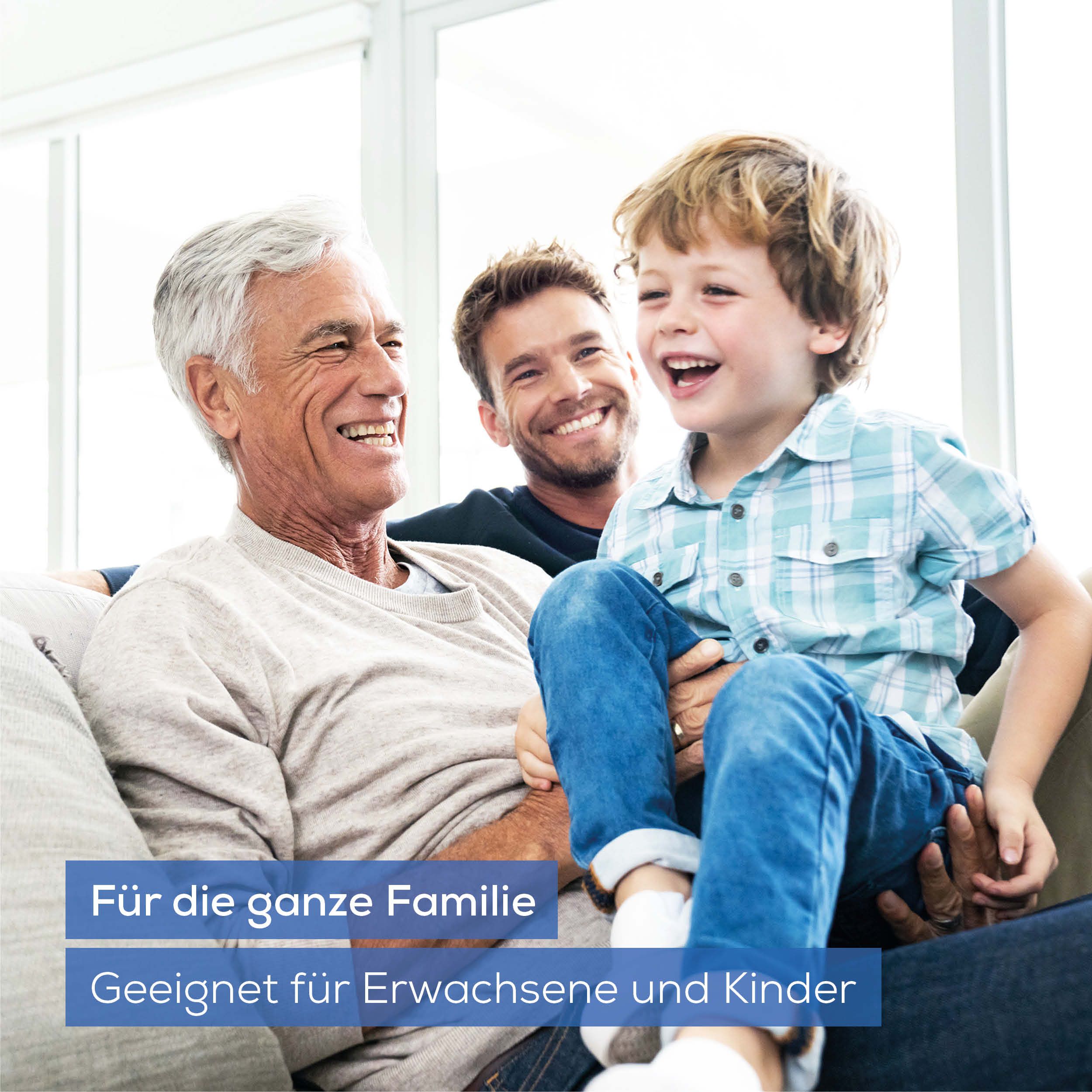 Drei Personen lachen. Text: Für die ganze Familie. Geeignet für Erwachsene und Kinder.