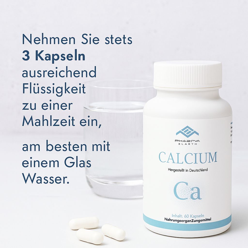 Flasche Pharma Health Calcium, Glas Wasser, Kapseln. Aufschrift: Calcium, hergestellt in Deutschland. Ca-Symbol. 60 Kapseln. Einnahmeempfehlung.