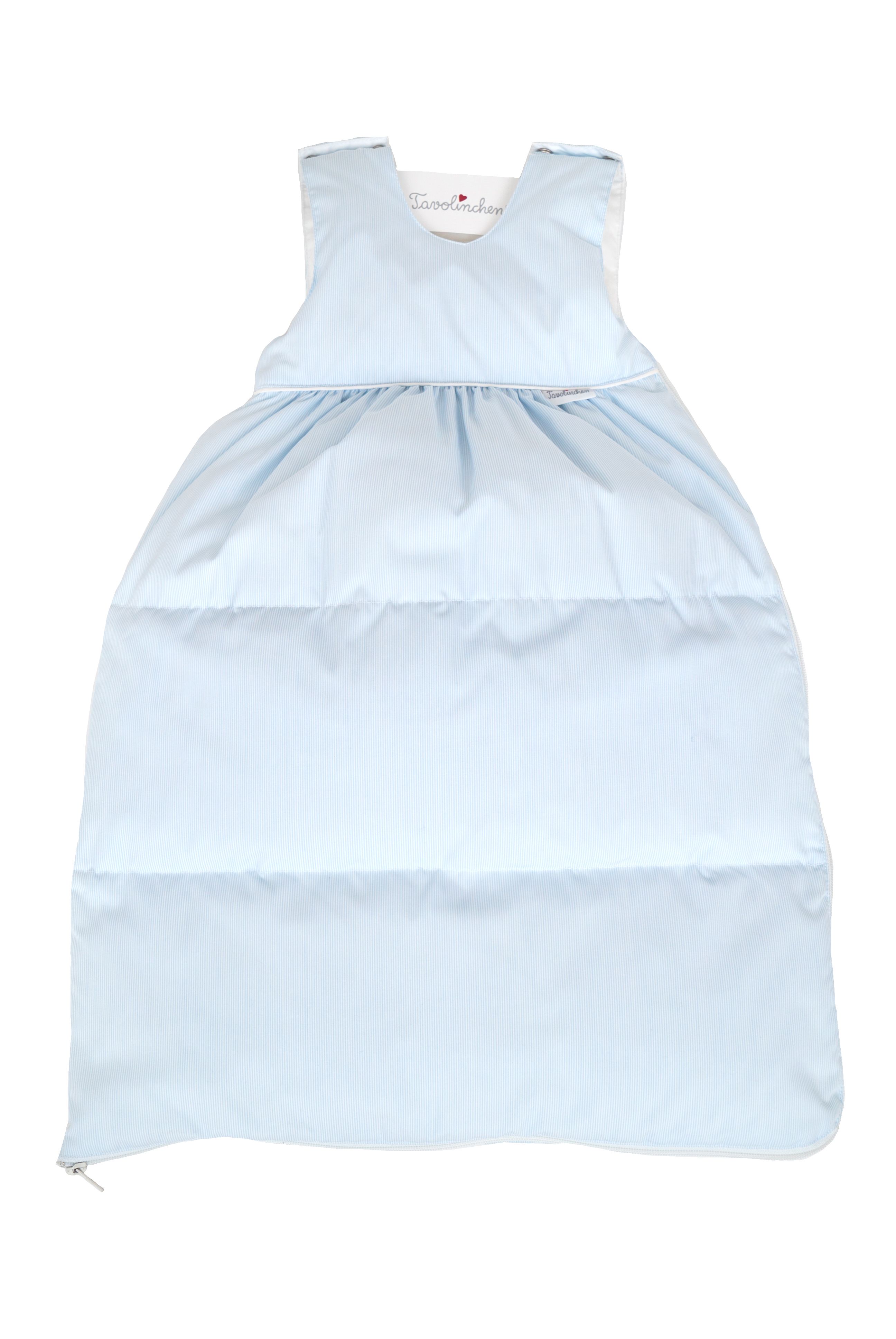 Hellblauer Daunenschlafsack mit Streifenmuster. Reißverschluss unten. Marke Tavolinchen.