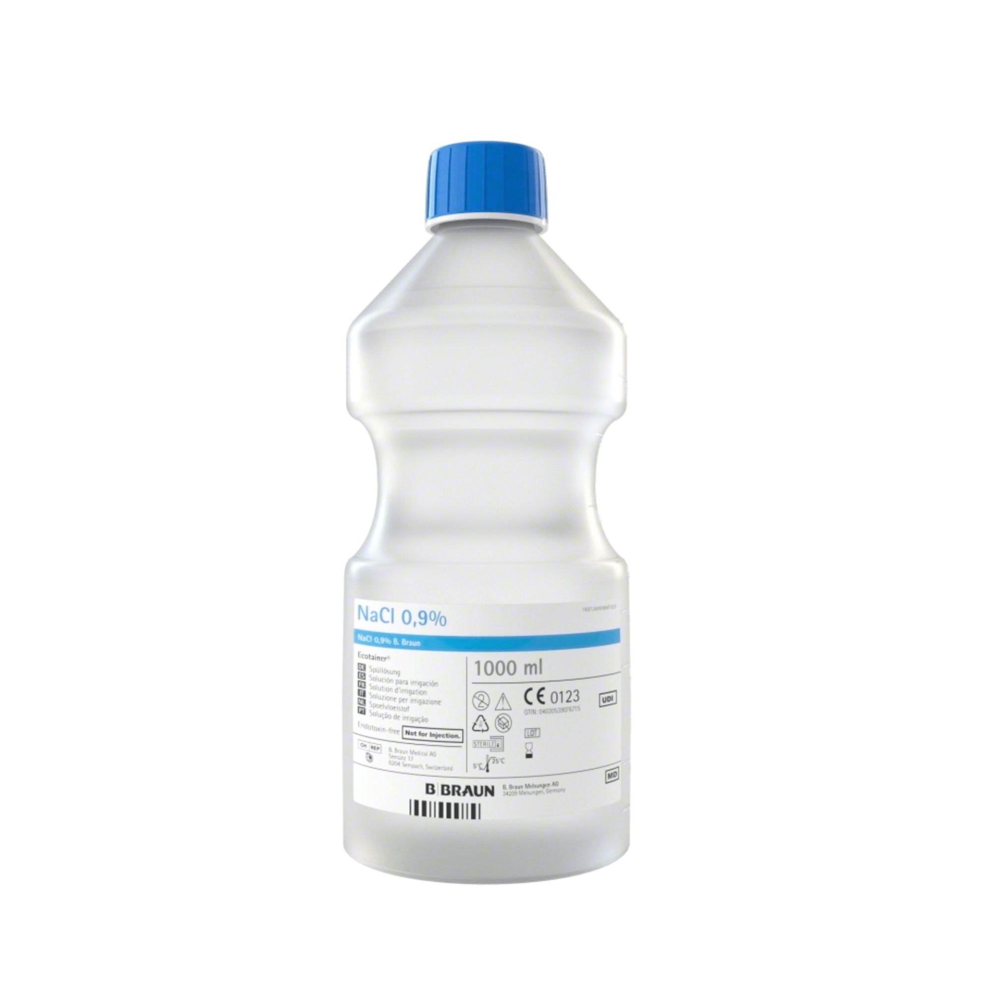 Flasche mit blauer Kappe. Beschriftung: NaCl 0,9%, 1000 ml. Marke B. Braun. Medizinprodukt.