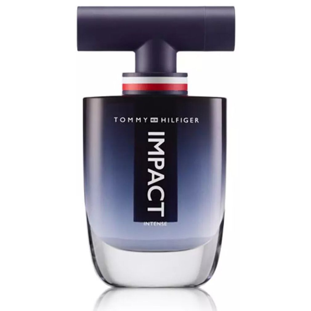 Tommy Hilfiger Impact Intense Flakon. Schwarze Schrift auf blauem Farbverlauf. Schwarzer Verschluss mit rotem Streifen.