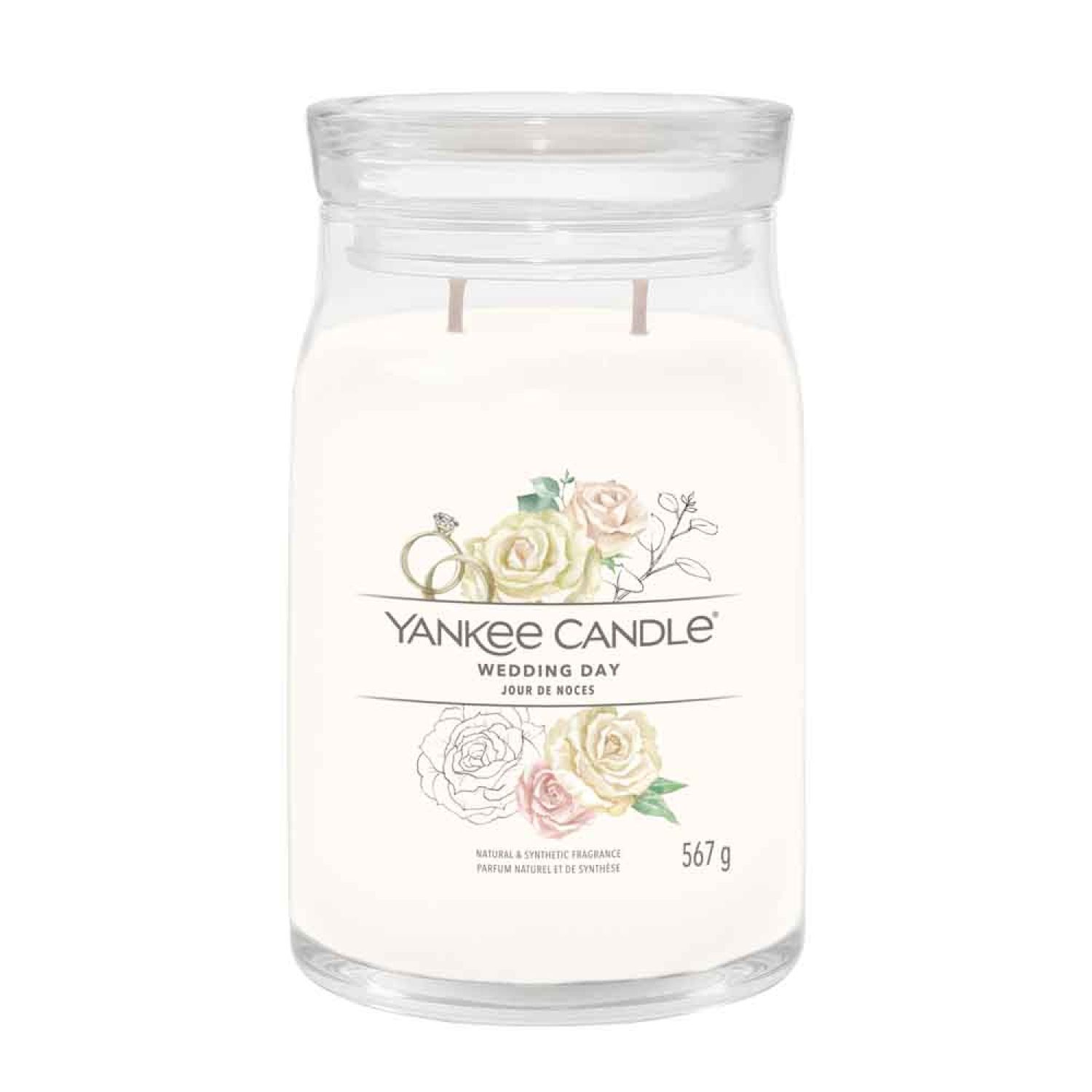 Glasbehälter mit Deckel, cremefarbenem Inhalt und Aufkleber. Aufschrift: Yankee Candle, Wedding Day, 567 g.
