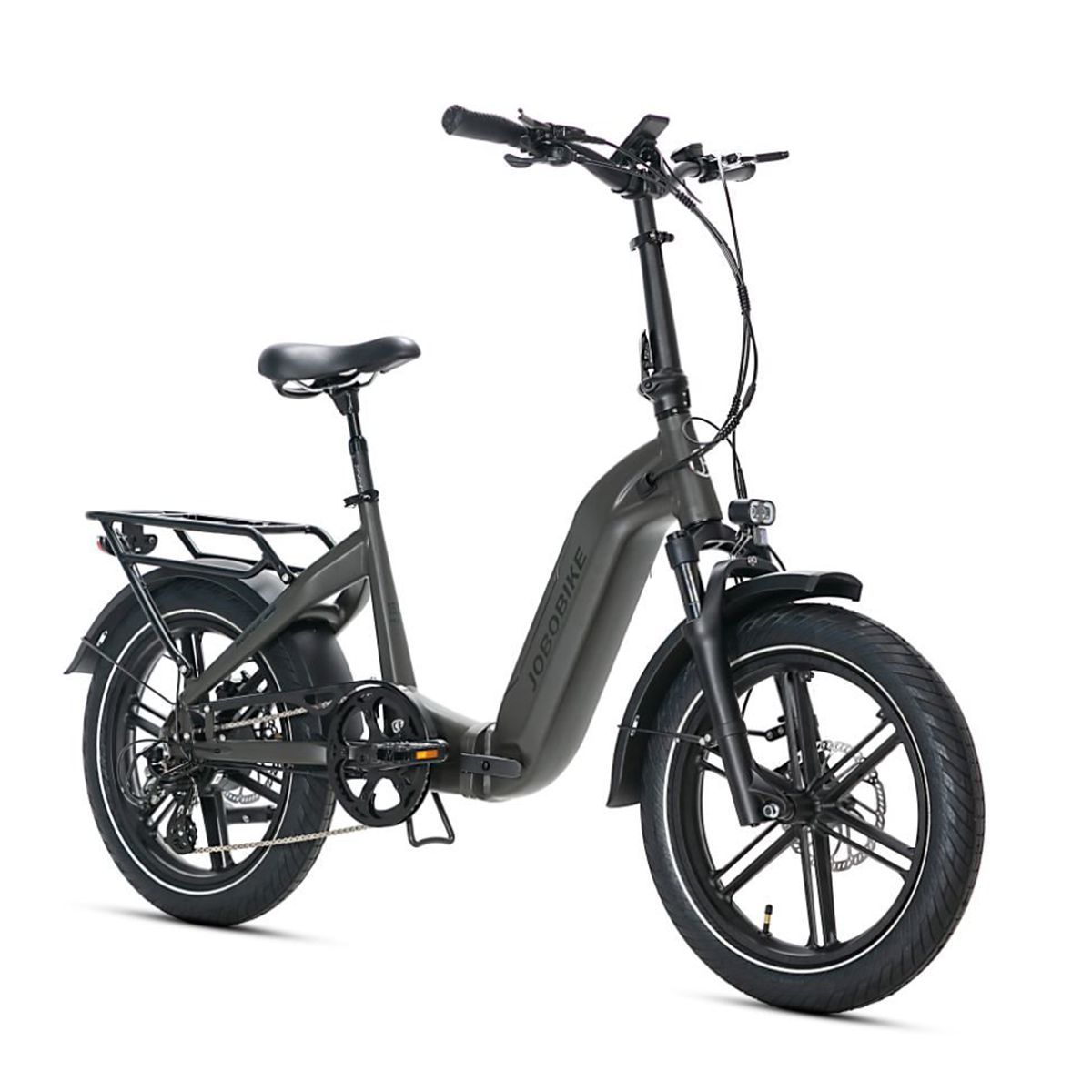 Dunkelgraues Elektrofahrrad mit Gepäckträger, Schutzblechen und schwarzen Reifen. JOBOBIKE-Logo am Rahmen.