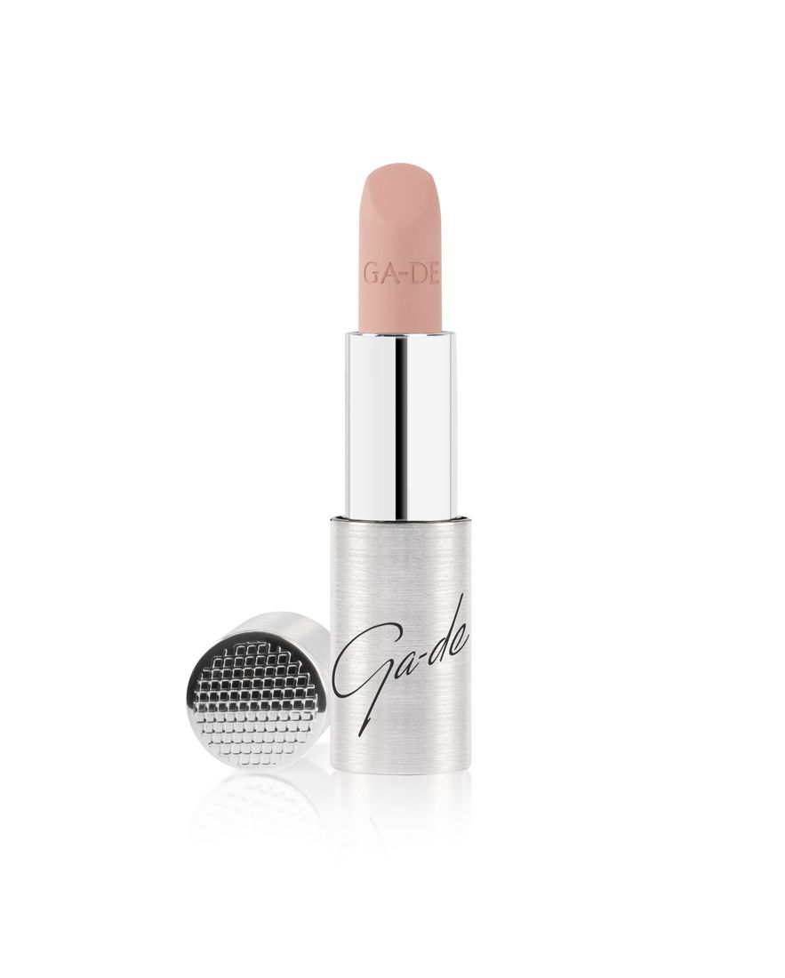 Ga-De Selfie Soft Matte Lipstick in hellem Nudeton mit silbernem Gehäuse und abgenommenem Deckel.