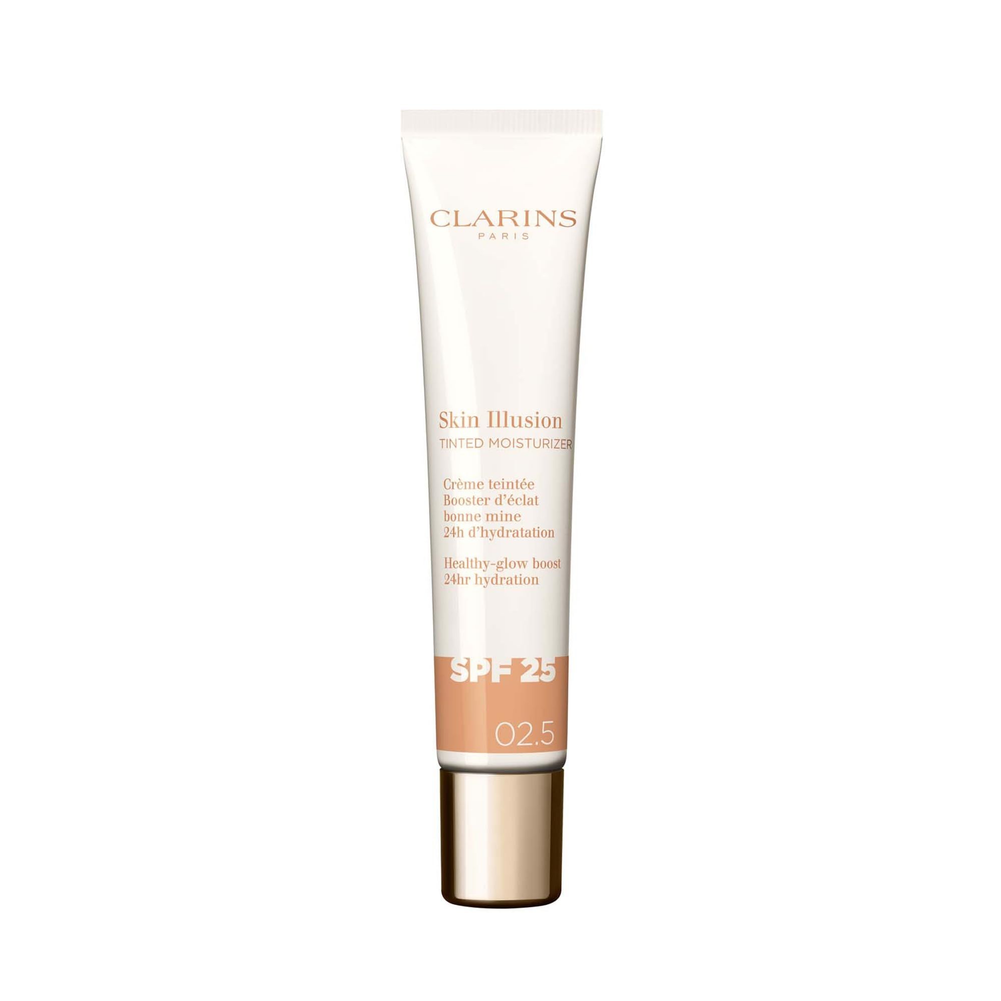 Tube mit getöntem Produkt. Text: CLARINS PARIS, Skin Illusion Tinted Moisturizer, SPF25, 02.5.
