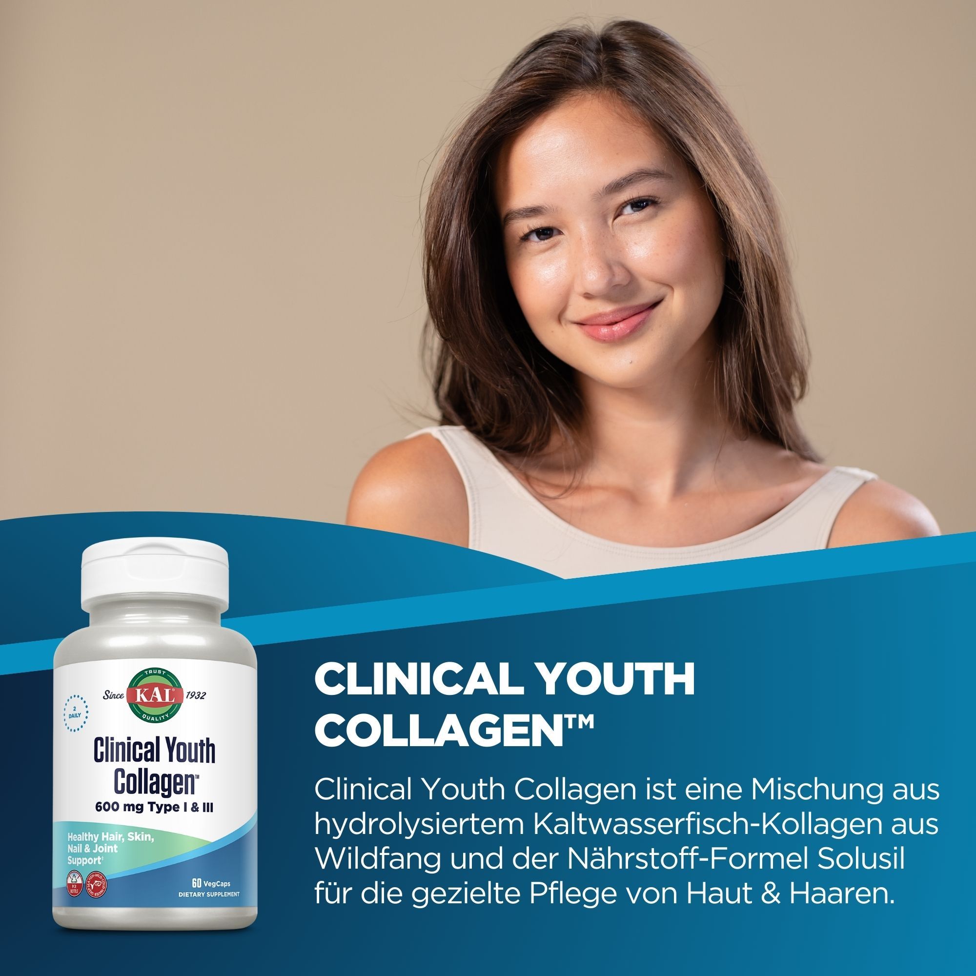 Eine Frau lächelt neben einer Flasche KAL Clinical Youth Collagen. Auf der Flasche steht "600 mg Type I & III".