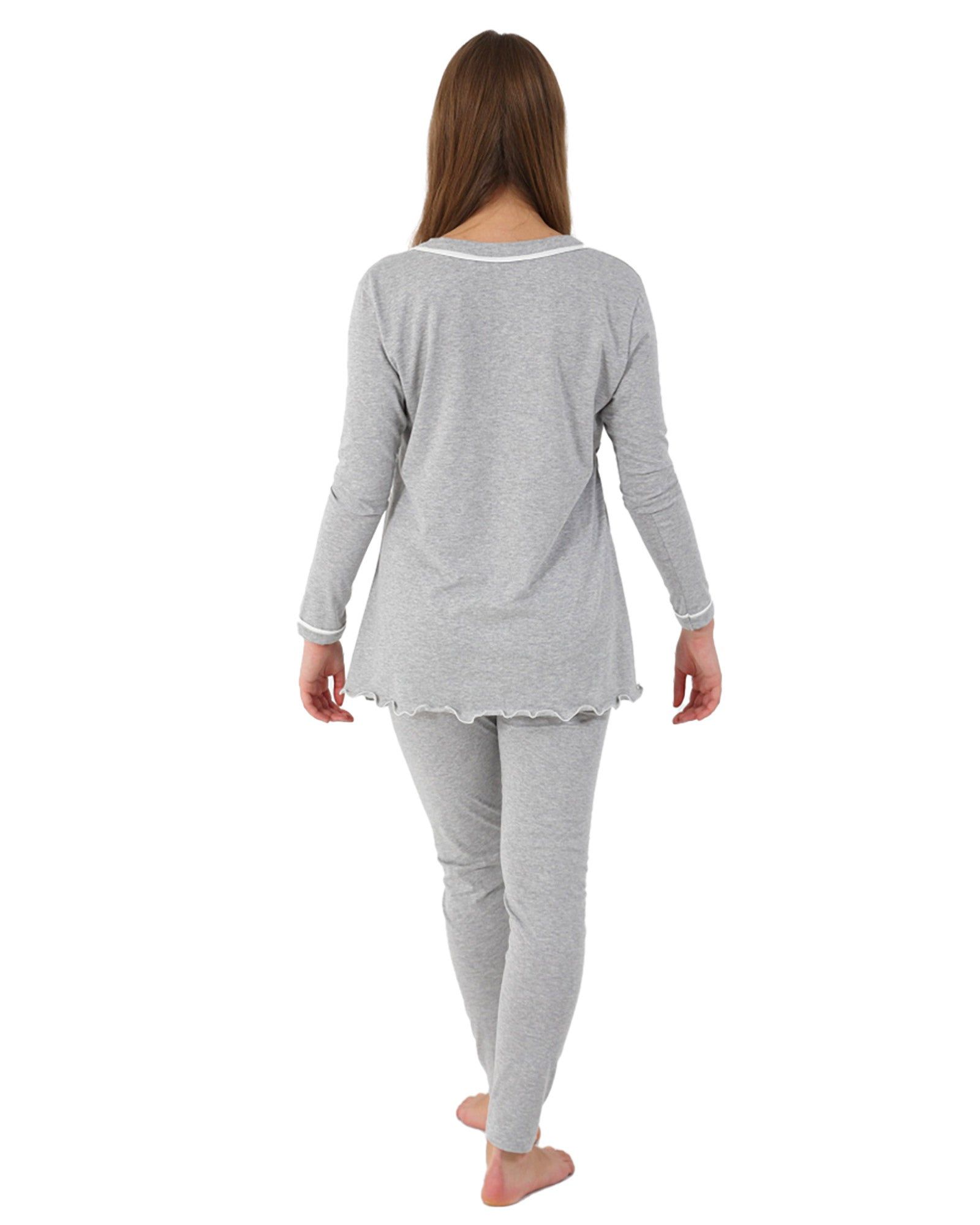 Rückansicht des grauen melierten Baumwoll-Stillpyjamas. Langärmliges Oberteil mit weißer Paspelierung. Lange Hose.