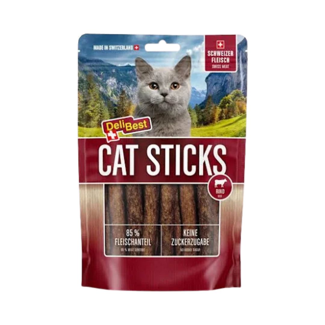 Verpackung mit DeliBest Cat Sticks Rind. Aufdruck: 85% Fleischanteil, keine Zuckerzugabe. Schweizer Fleisch.