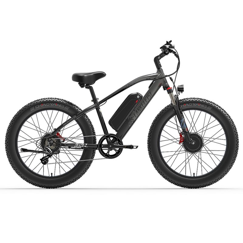 E-Bike LANKELEISI MG740PLUS, schwarz, mit breiten Reifen und Batterie. Seitenansicht.