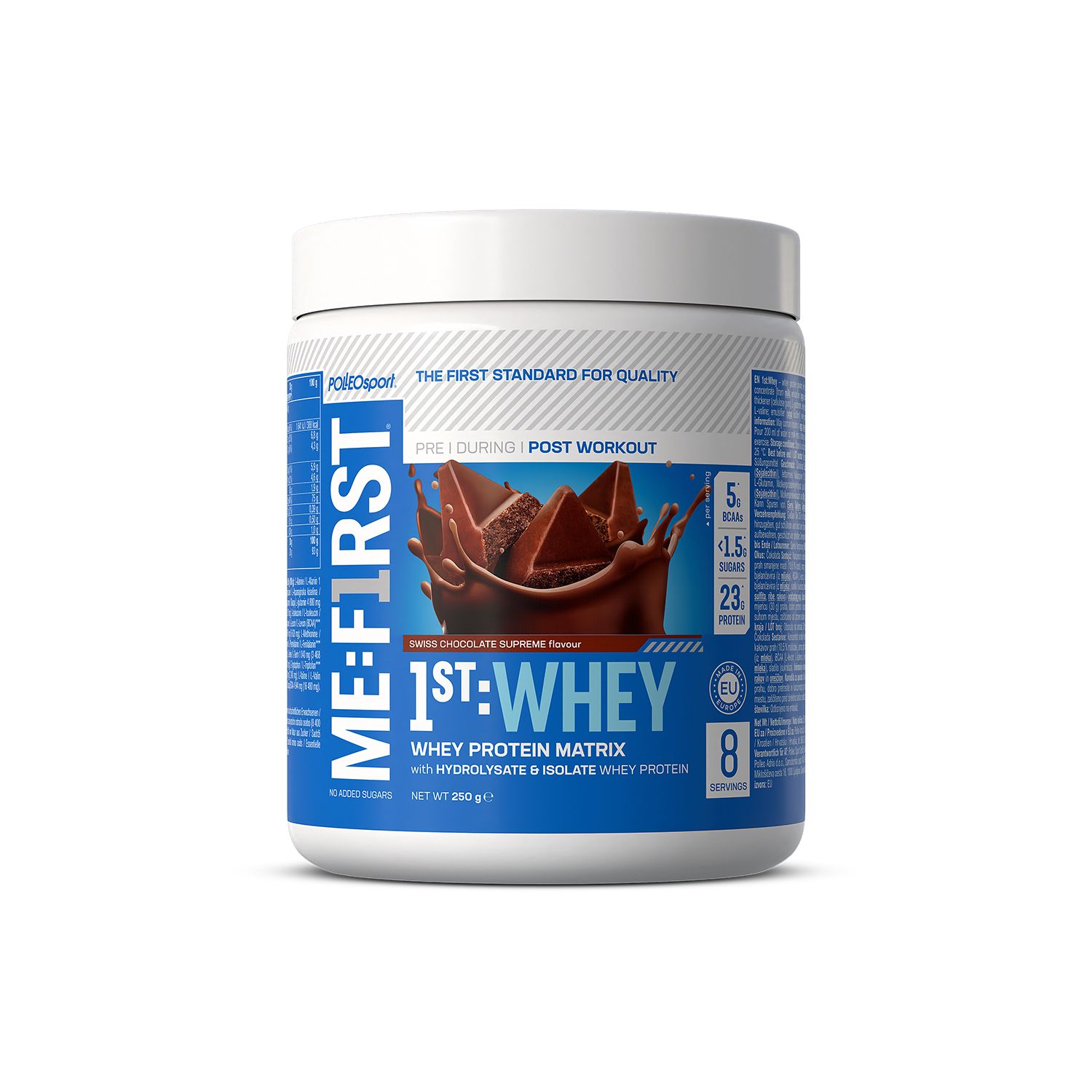 Weißer Behälter mit blauem Etikett. Aufschrift: ME:FIRST 1ST:WHEY. Abbildung von Schokoladenstückchen. Enthält Molkenproteinmatrix.
