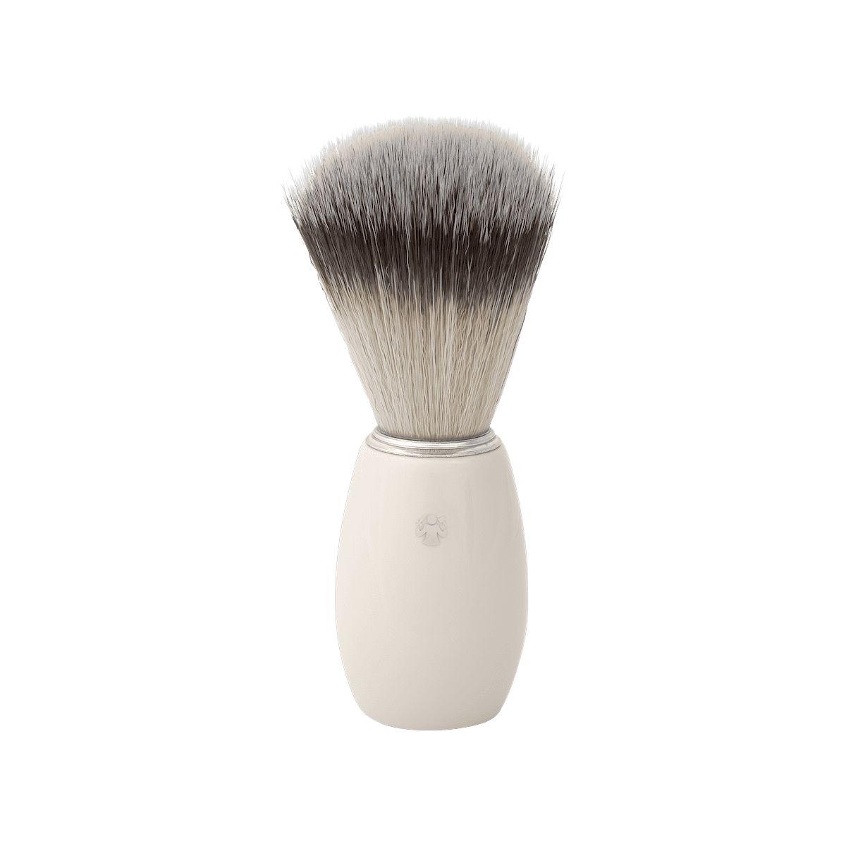 Rasierpinsel mit hellem Griff und grau-schwarzen Borsten. Der Griff ist oval geformt. Keine weitere Beschriftung sichtbar.