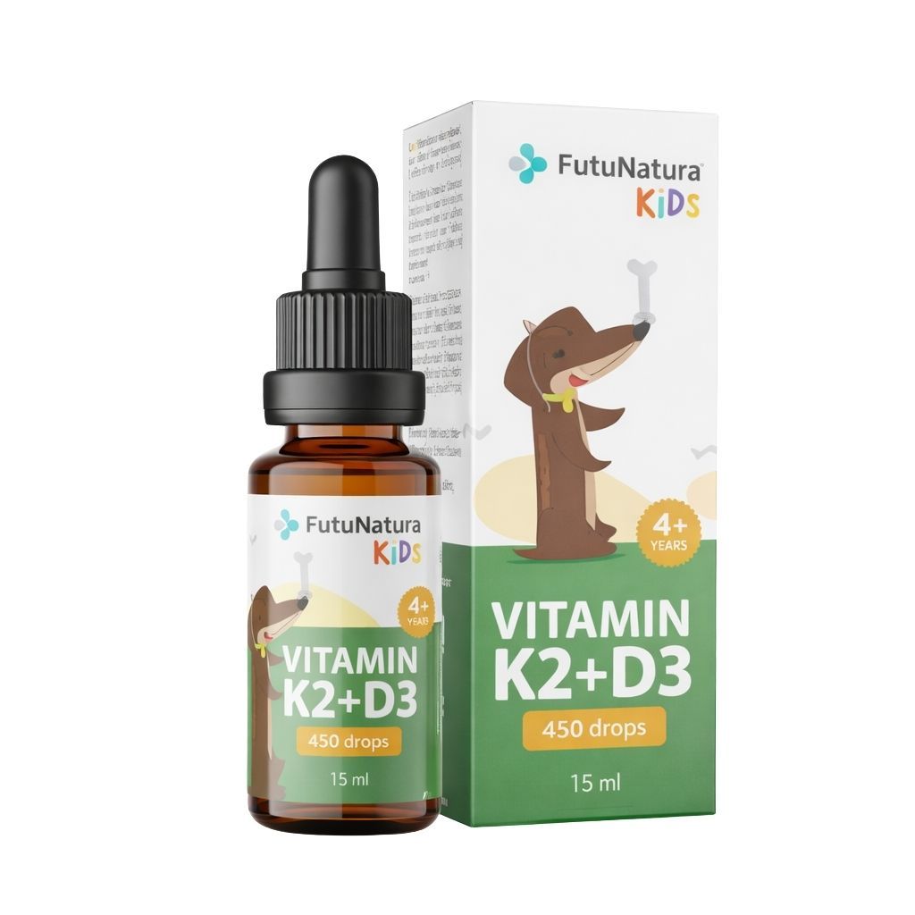 Braune Glasflasche mit Tropfer und Karton. Aufschrift: Vitamin K2+D3, 450 Tropfen, 15 ml. Verpackung mit Hund.