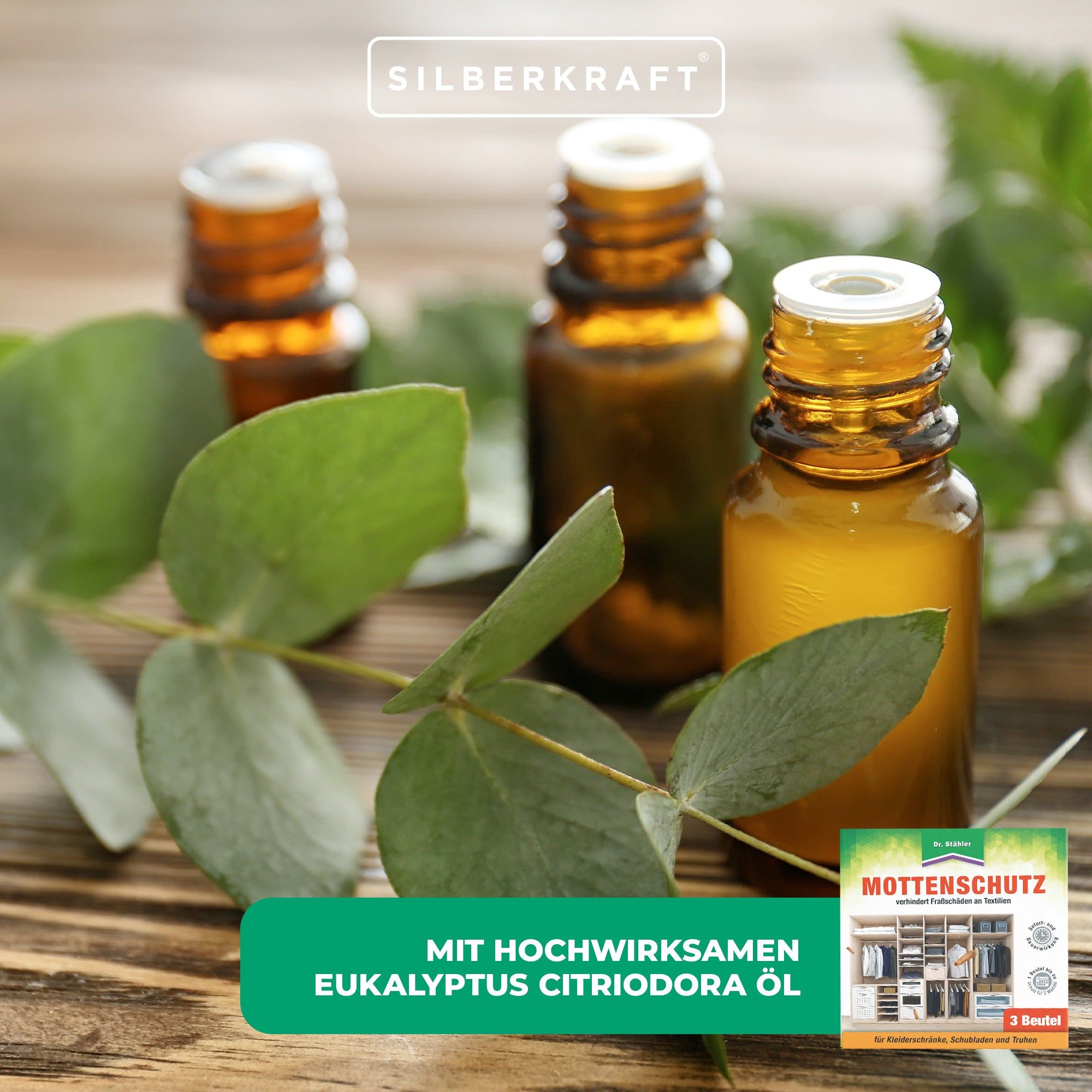 Braune Glasflaschen mit ätherischem Öl und grüne Blätter. Kleines Bild: Verpackung mit 3 Duftbeuteln.