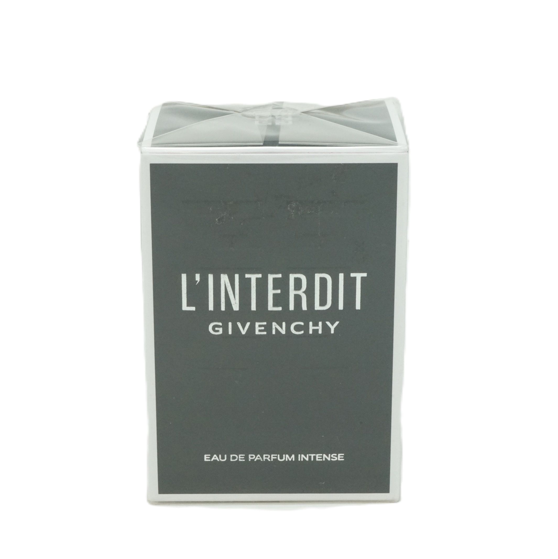 Karton mit Aufschrift: L'Interdit Givenchy Eau de Parfum Intense. Schwarzer Hintergrund, weißer Rahmen.