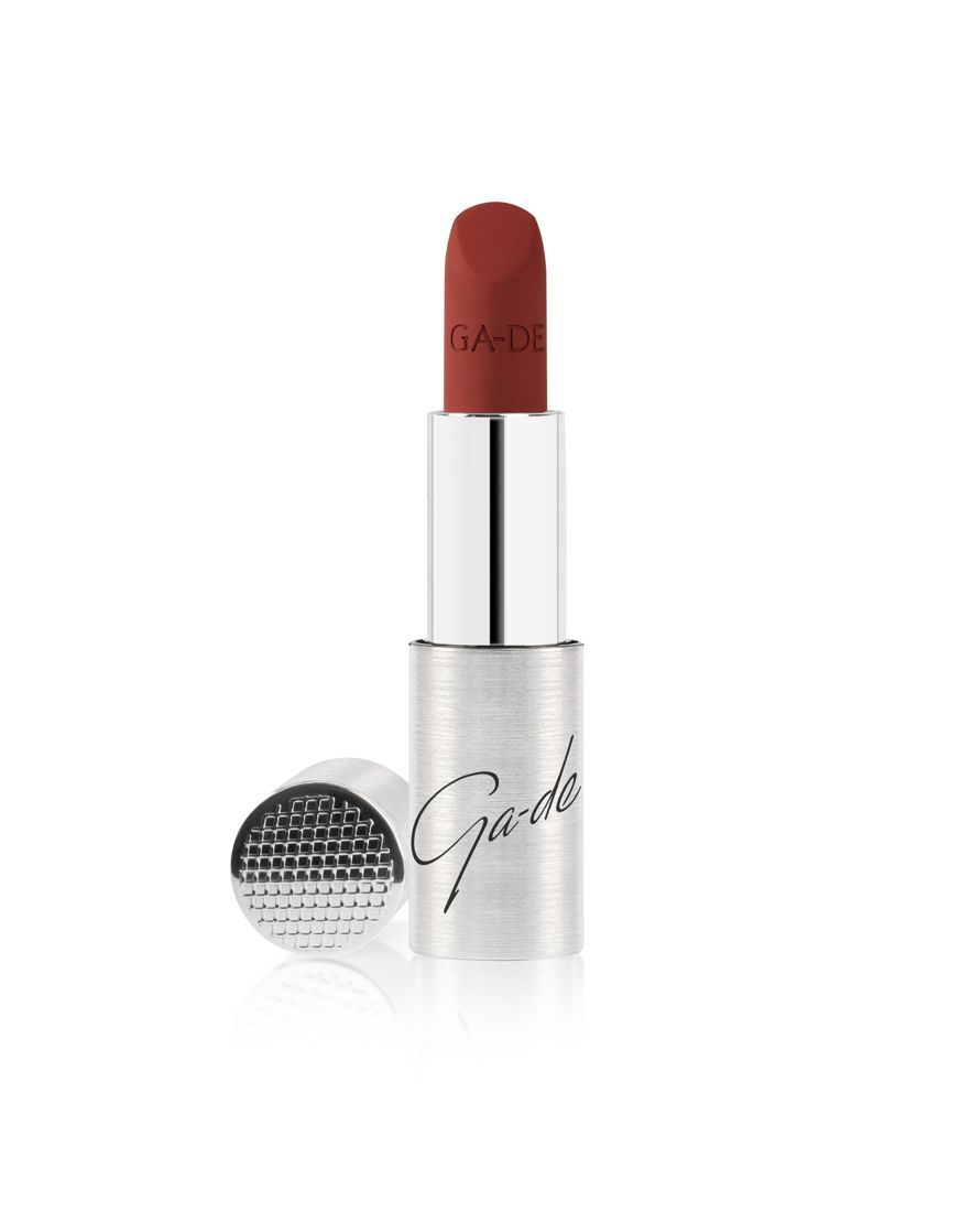 Ga-De Selfie Soft Matte Lipstick in silbernem Gehäuse mit offenem Deckel.