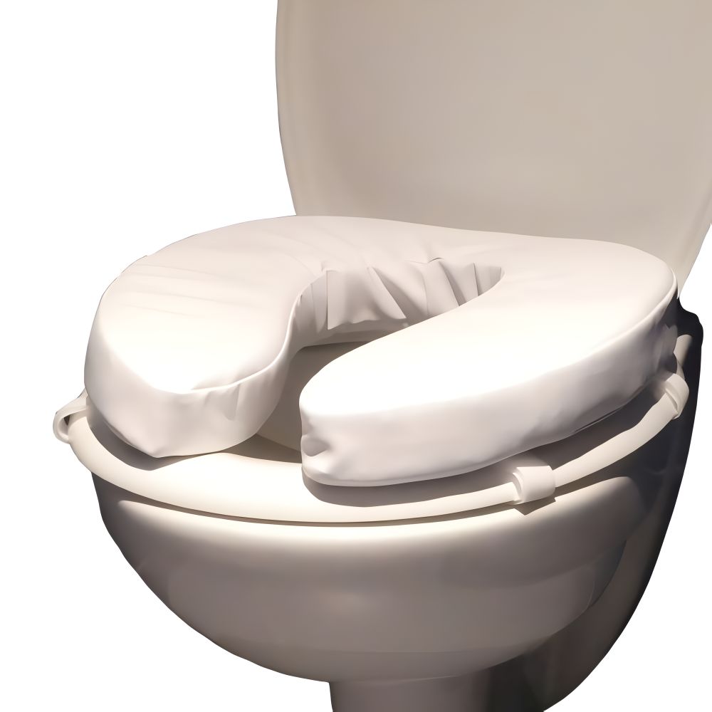 Weißer Toilettensitzbezug auf einer Toilette montiert. U-Form, weiches Material.
