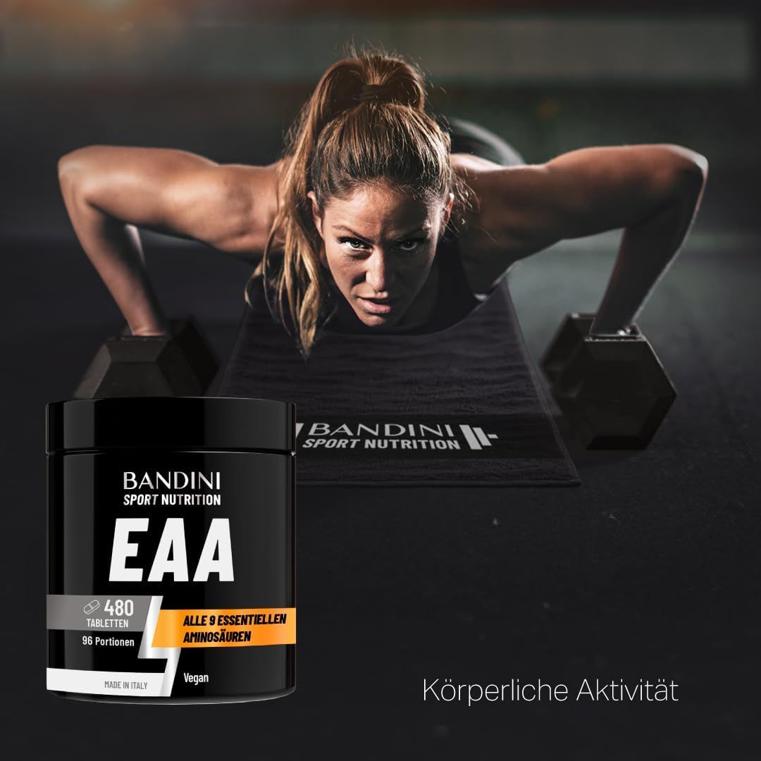 Bandini EAA Aminosäuren Komplex Tabletten-Dose. Schwarze Dose mit orangefarbenem Etikett. Frau macht Liegestütze.