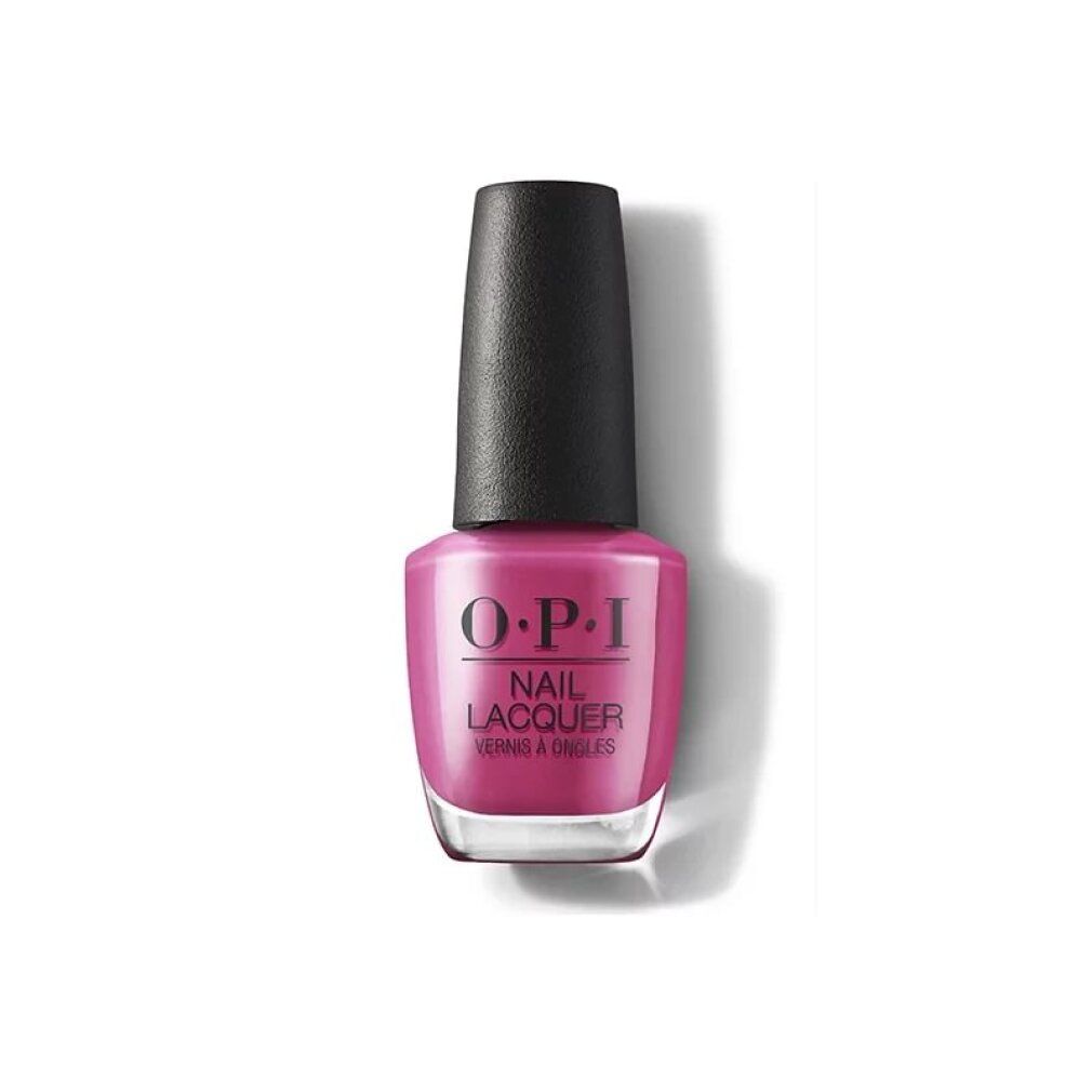 Pinkfarbener Nagellack in einer Flasche mit schwarzem Deckel. OPI Nail Lacquer.