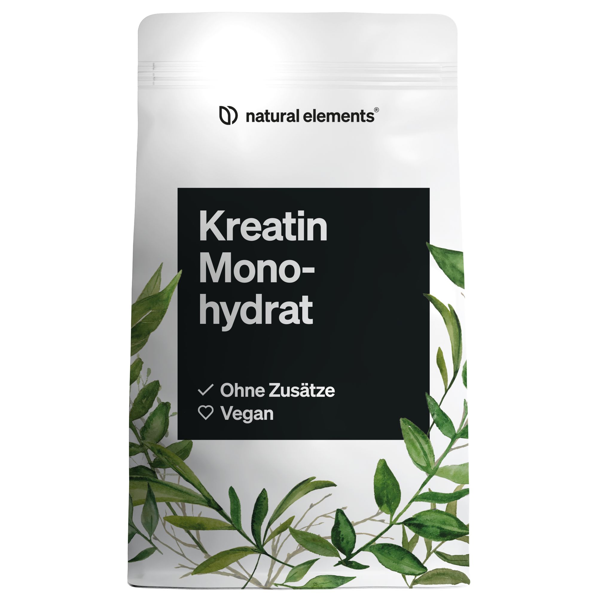 Beutel Kreatin Monohydrat. Weißer Beutel, schwarze Schrift, grüne Blätter. Text: natural elements, Kreatin Monohydrat, Ohne Zusätze, Vegan.