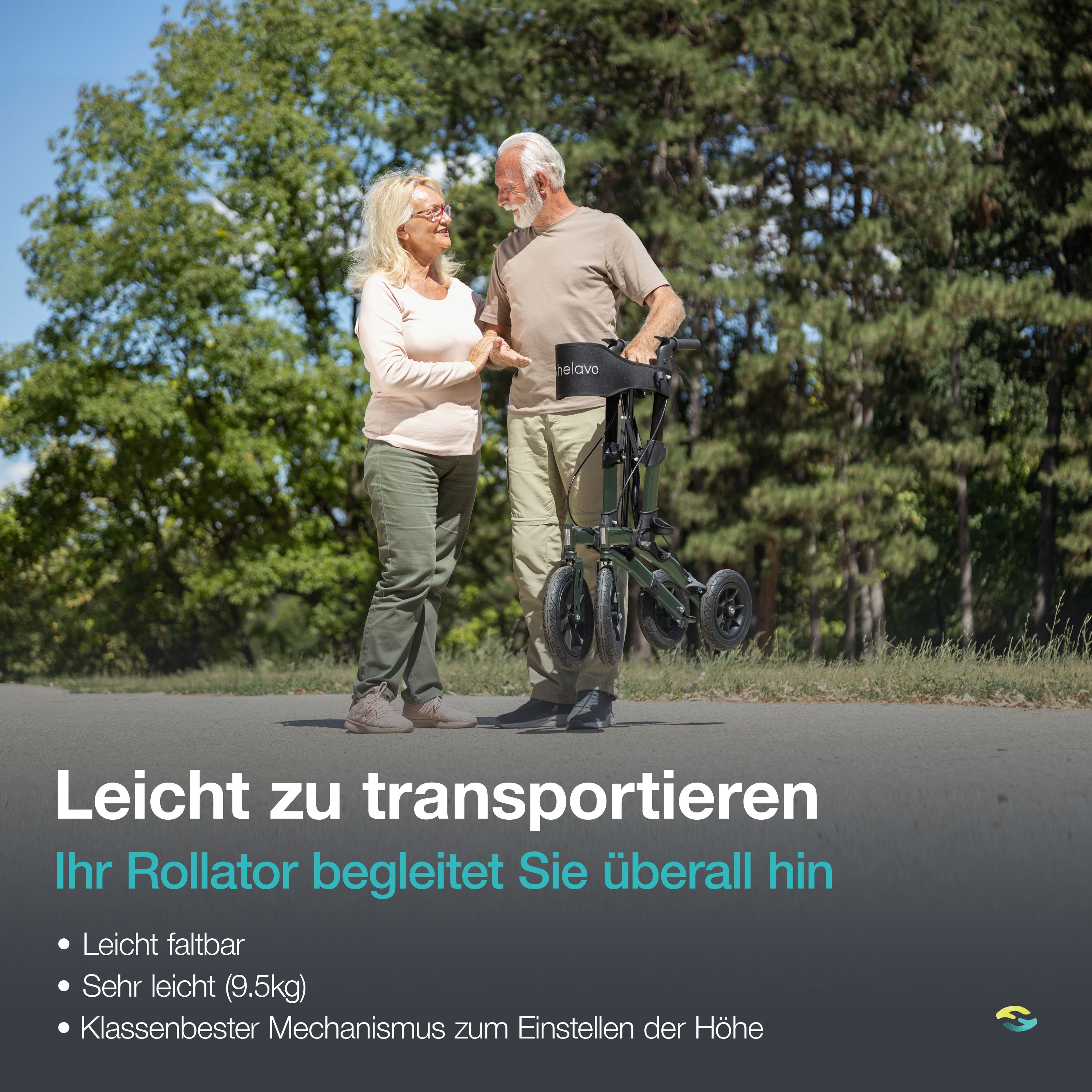 Gefalteter grüner Rollator neben einem älteren Paar auf einem Weg im Freien. Leicht zu transportieren.