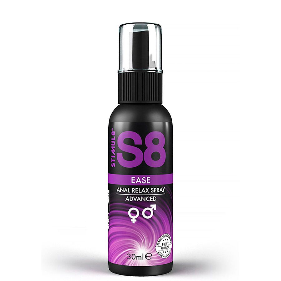 Schwarze Sprühflasche mit lila Aufschrift "S8 EASE ANAL RELAX SPRAY ADVANCED". Enthält 30ml. Mit Logo und Qualitätszeichen.