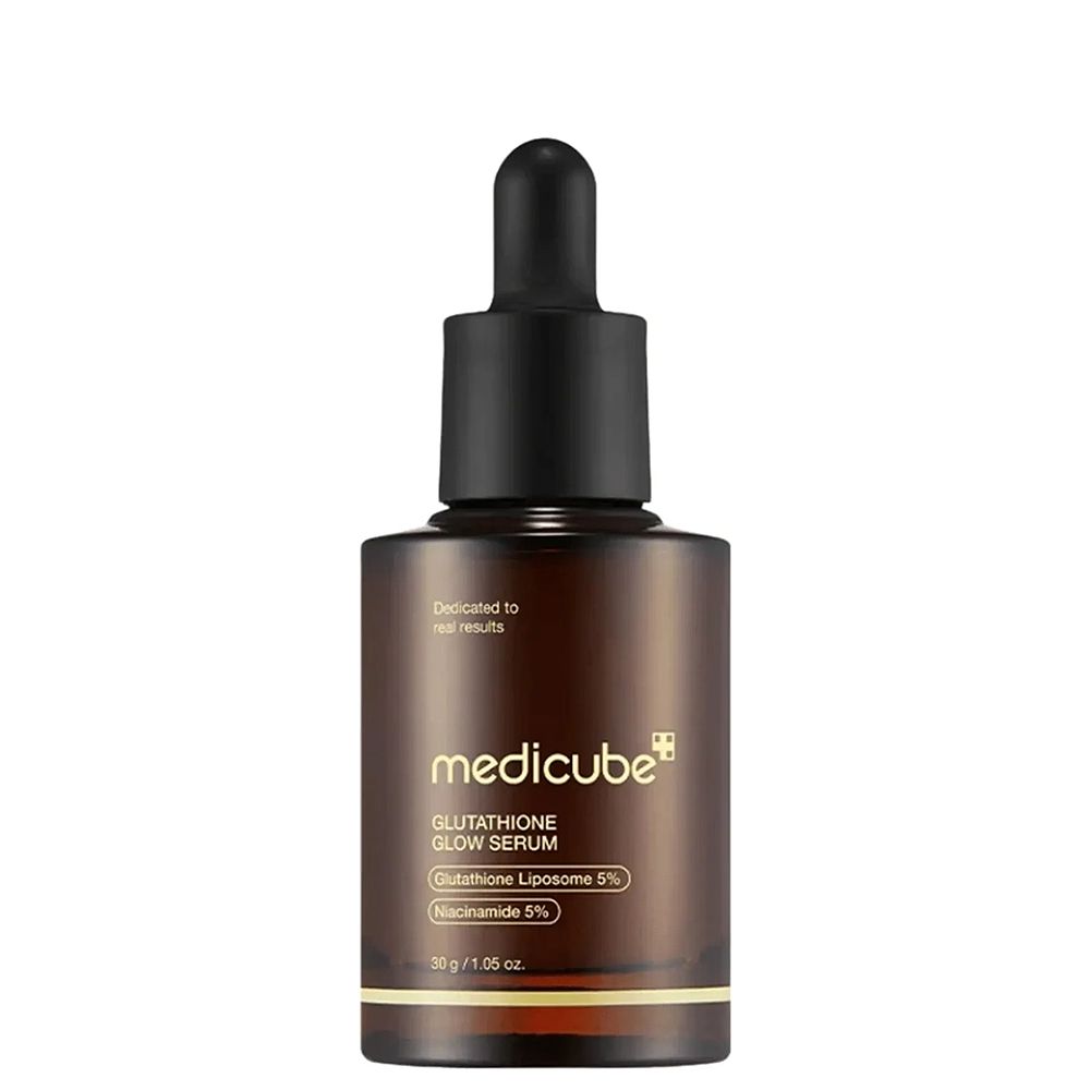 Medicube Glutathione Glow Serum in brauner Glasflasche mit Pipettenverschluss. Enthält 30g / 1.05 oz.