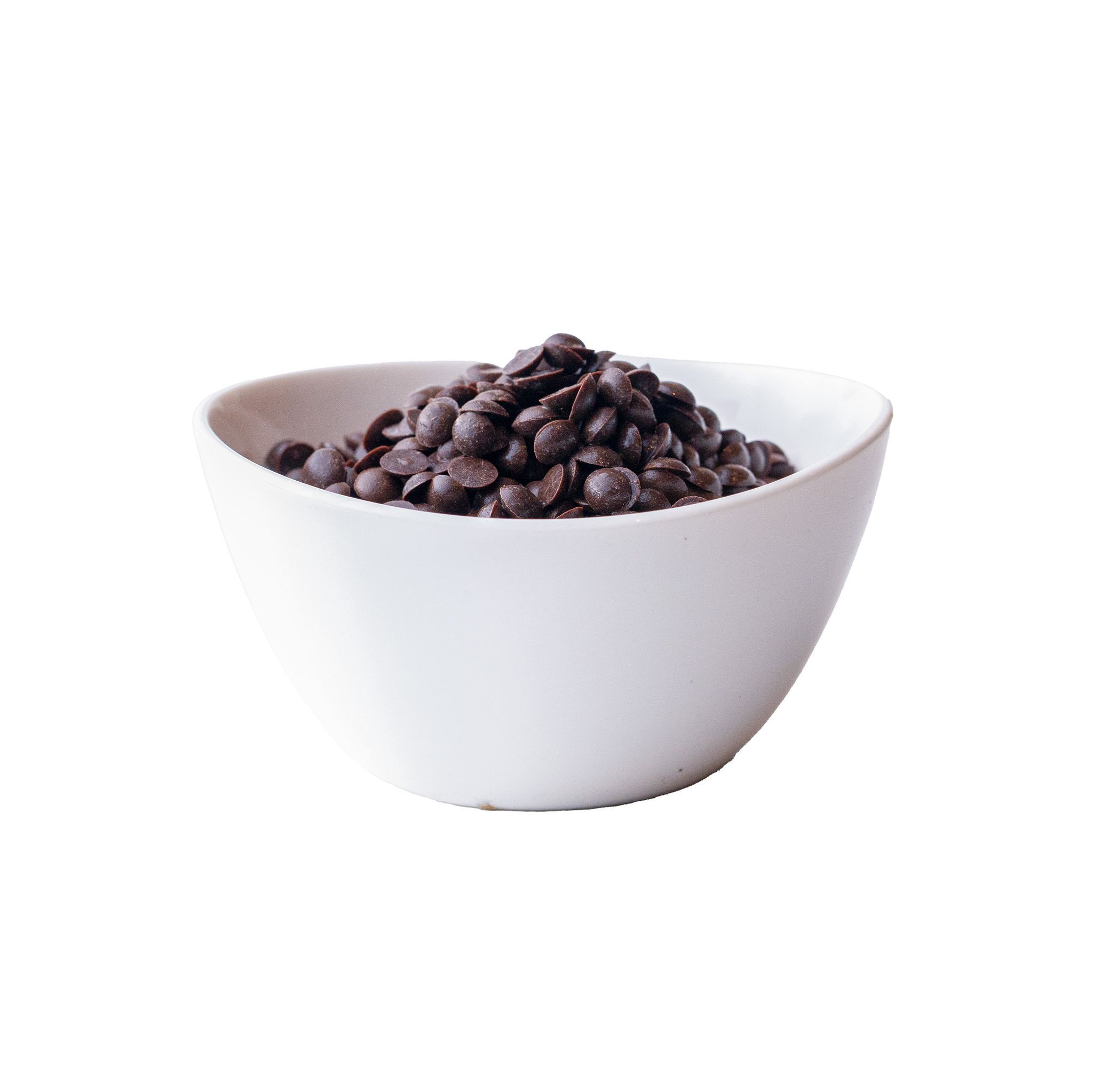 Weiße Schale mit Schokodrops. Freigestellt auf weißem Hintergrund.