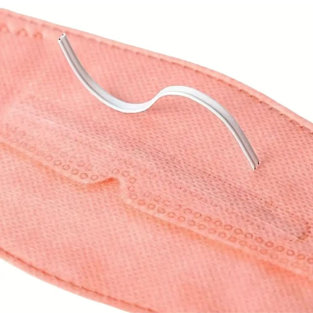 Metallnasenbügel für Gesichtsmaske. Gebogen, silberfarben.