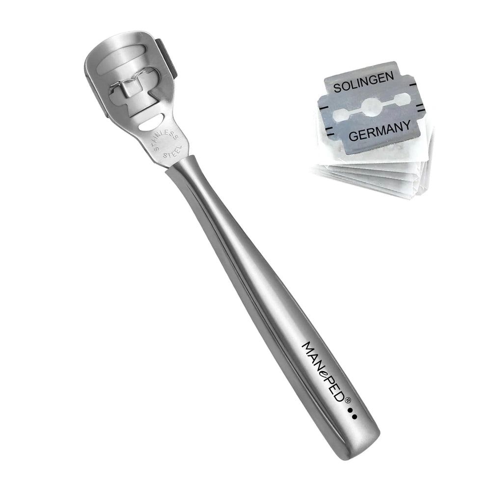 Fußraspel aus Edelstahl mit Griff und Ersatzklingen. Klingen mit Aufschrift Solingen Germany.