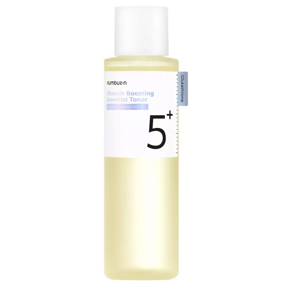 Numbuzin No.5 Vitamin Boosting Essential Toner in klarer Flasche mit weißem Deckel.