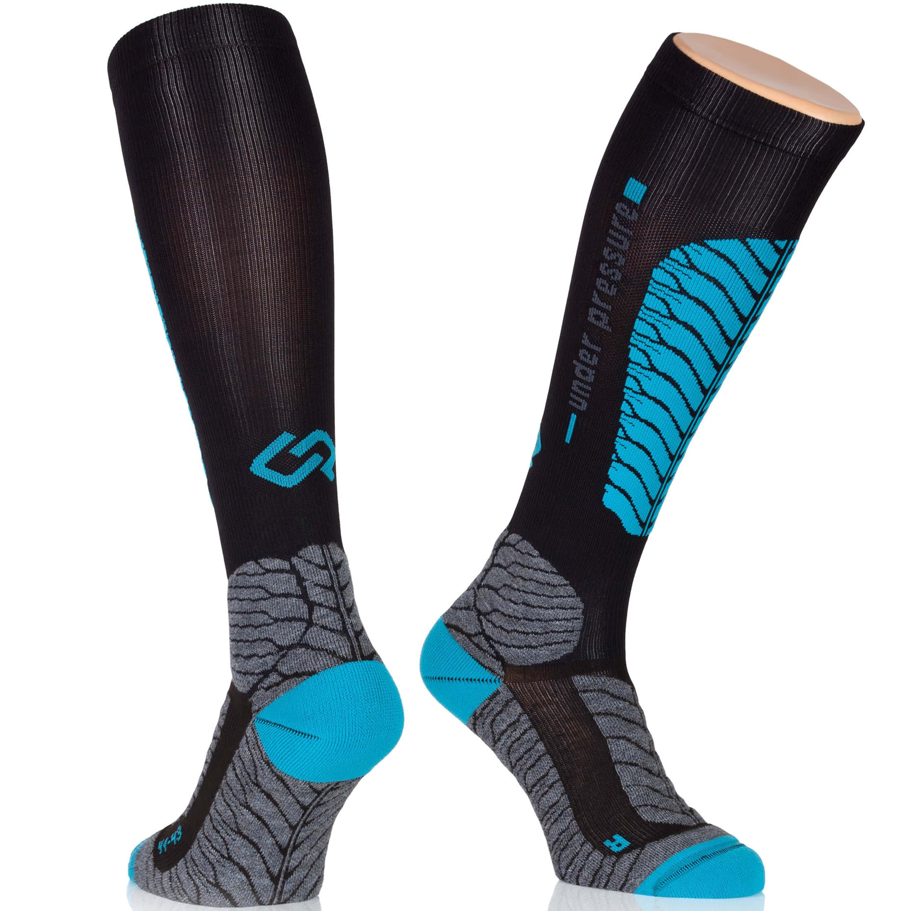 Kompressionsstrumpf, schwarz mit blau und grau. Logo und Schriftzug "under pressure".
