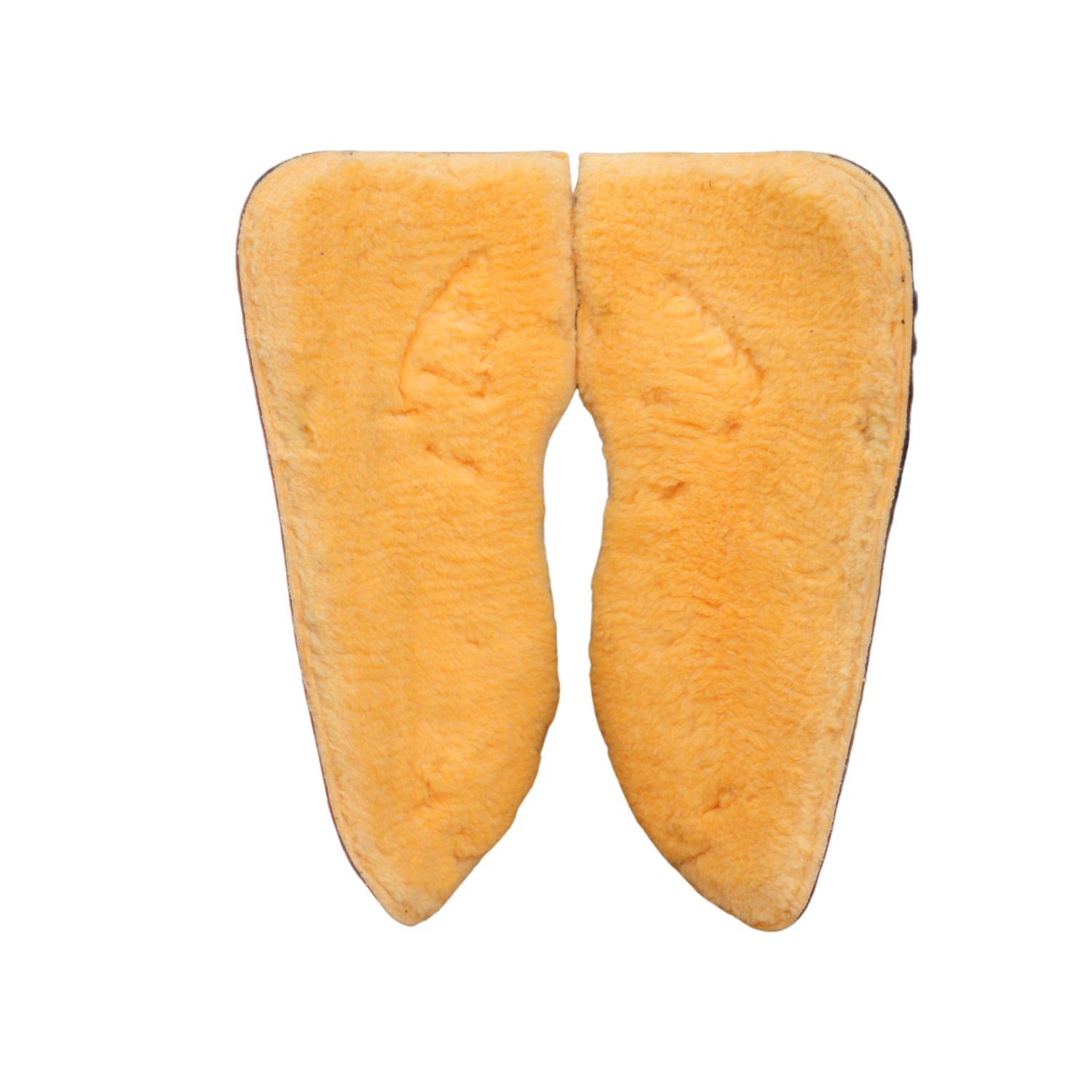 Zwei gelbliche Sattelkissen, freigestellt. Weiches Material, vermutlich Wolle. Für den Pferderücken.