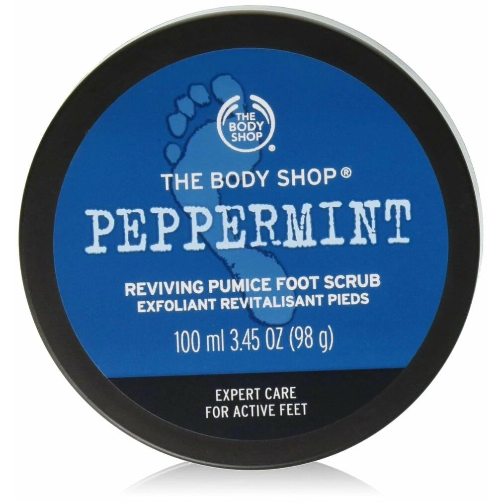 Runder Tiegel mit blauem Deckel. Aufschrift: Peppermint, Reviving Pumice Foot Scrub. Marke: The Body Shop. Schwarzer Rand.