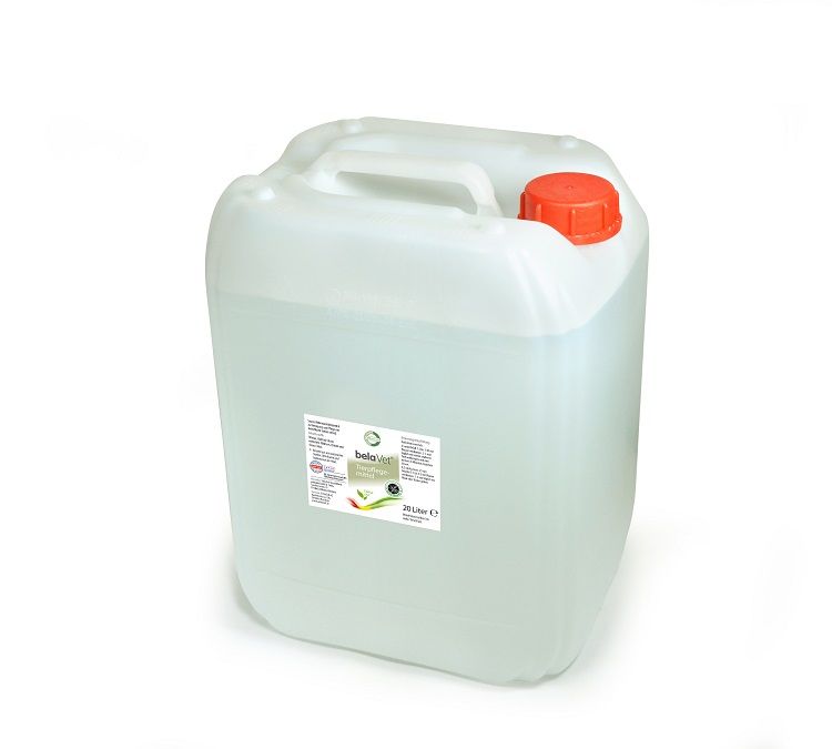 Transparenter Kanister mit Griff und orangefarbenem Deckel. Etikett mit Produktinformationen. 20 Liter.