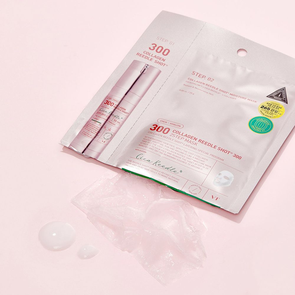 Zweistufige Tuchmaske. Rosa Verpackung mit Produktnamen und Logo. Maske und Serum liegen daneben.