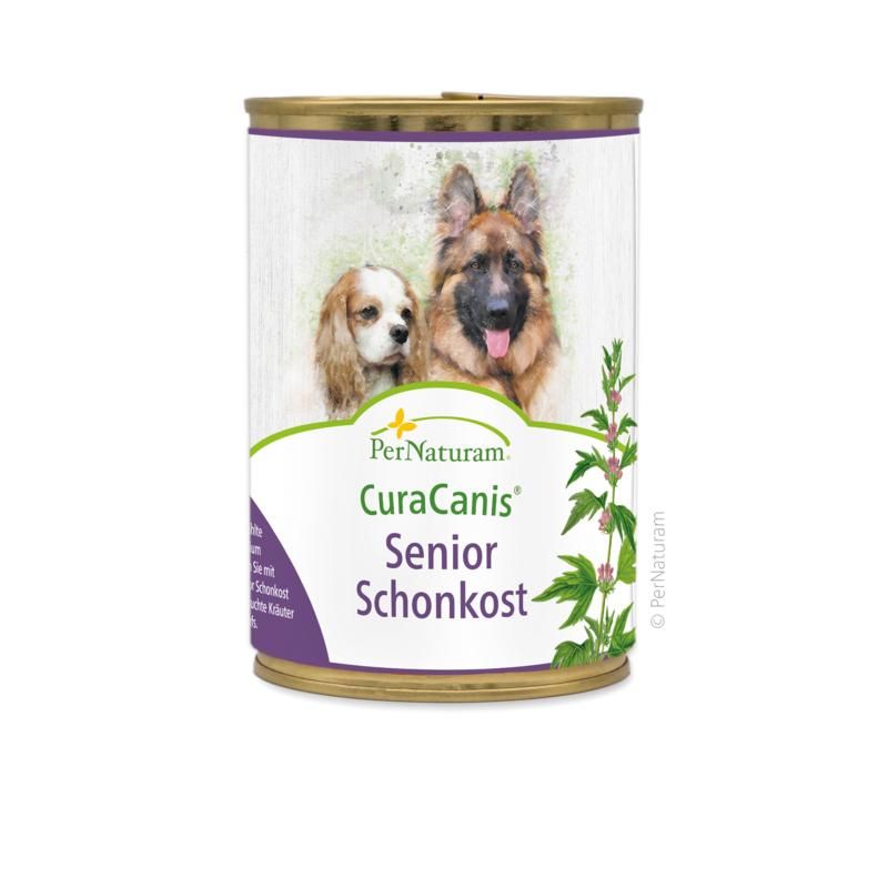 Dose CuraCanis Senior Schonkost. Etikett mit Hundeabbildung. Text: PerNaturam, CuraCanis, Senior Schonkost. Violette und grüne Elemente.
