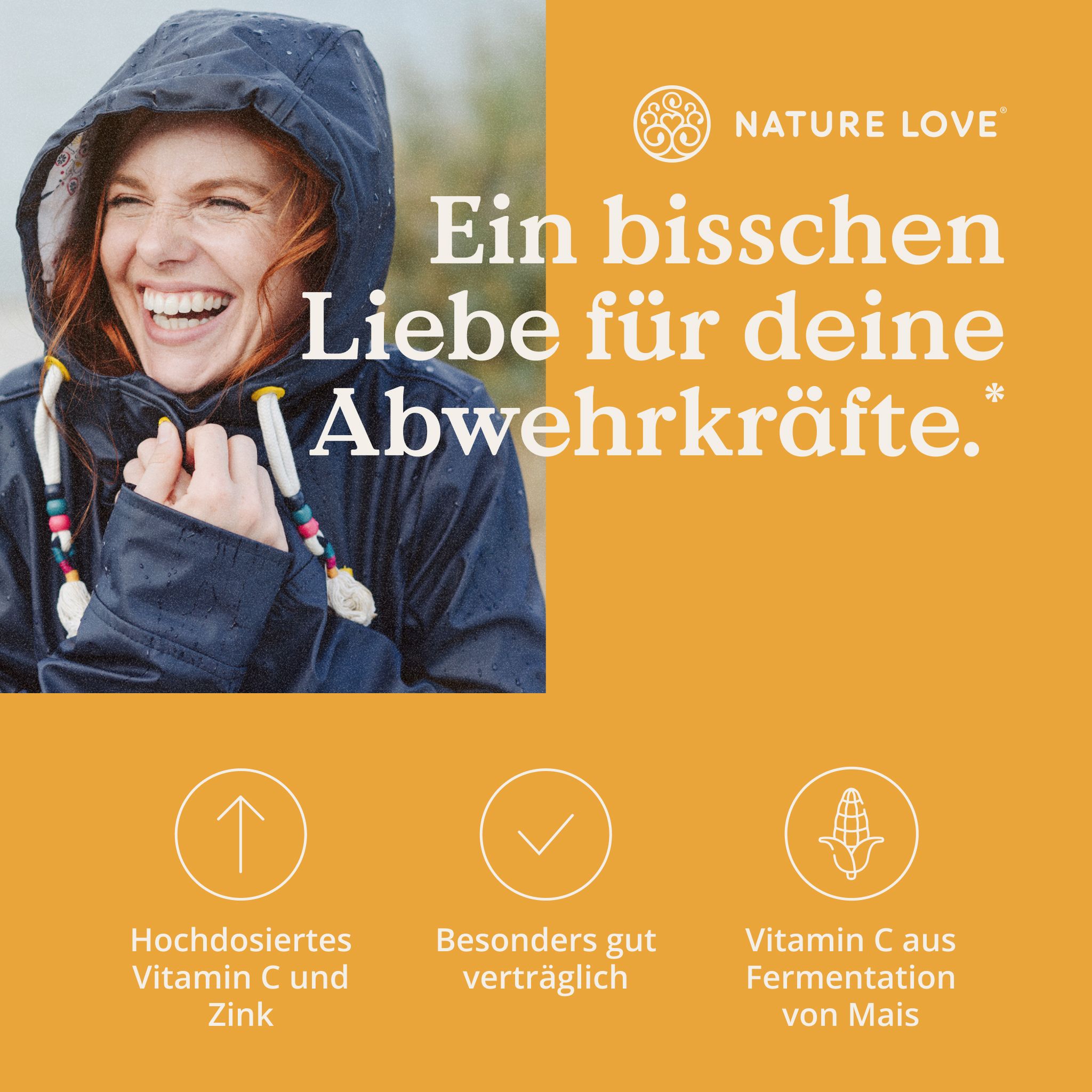 Frau mit Kapuze lacht, im Hintergrund Text über Abwehrkräfte, Vitamin C und Zink.