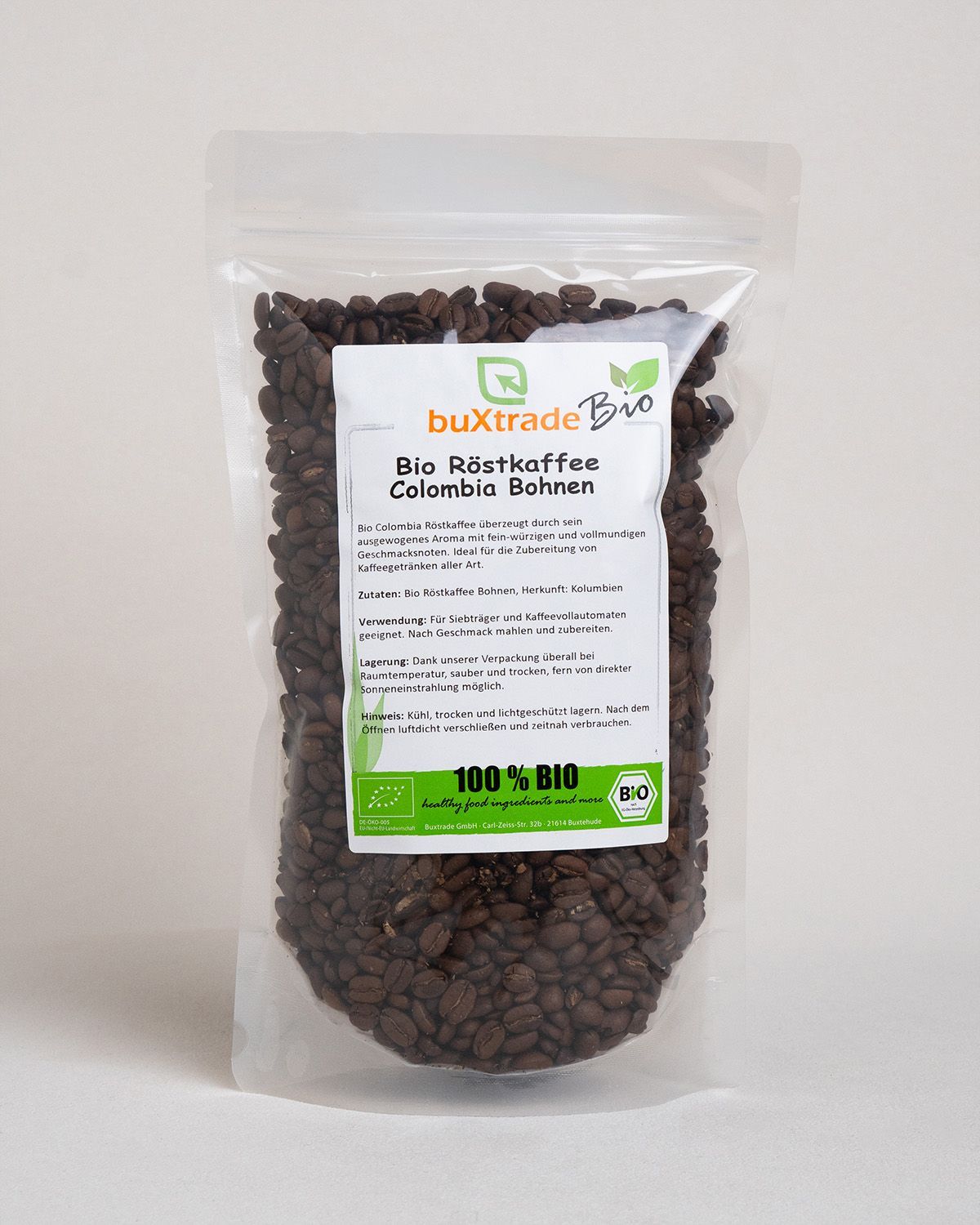 Verpackung mit Bio-Röstkaffee Colombia Bohnen, mit Etikett und Siegeln.