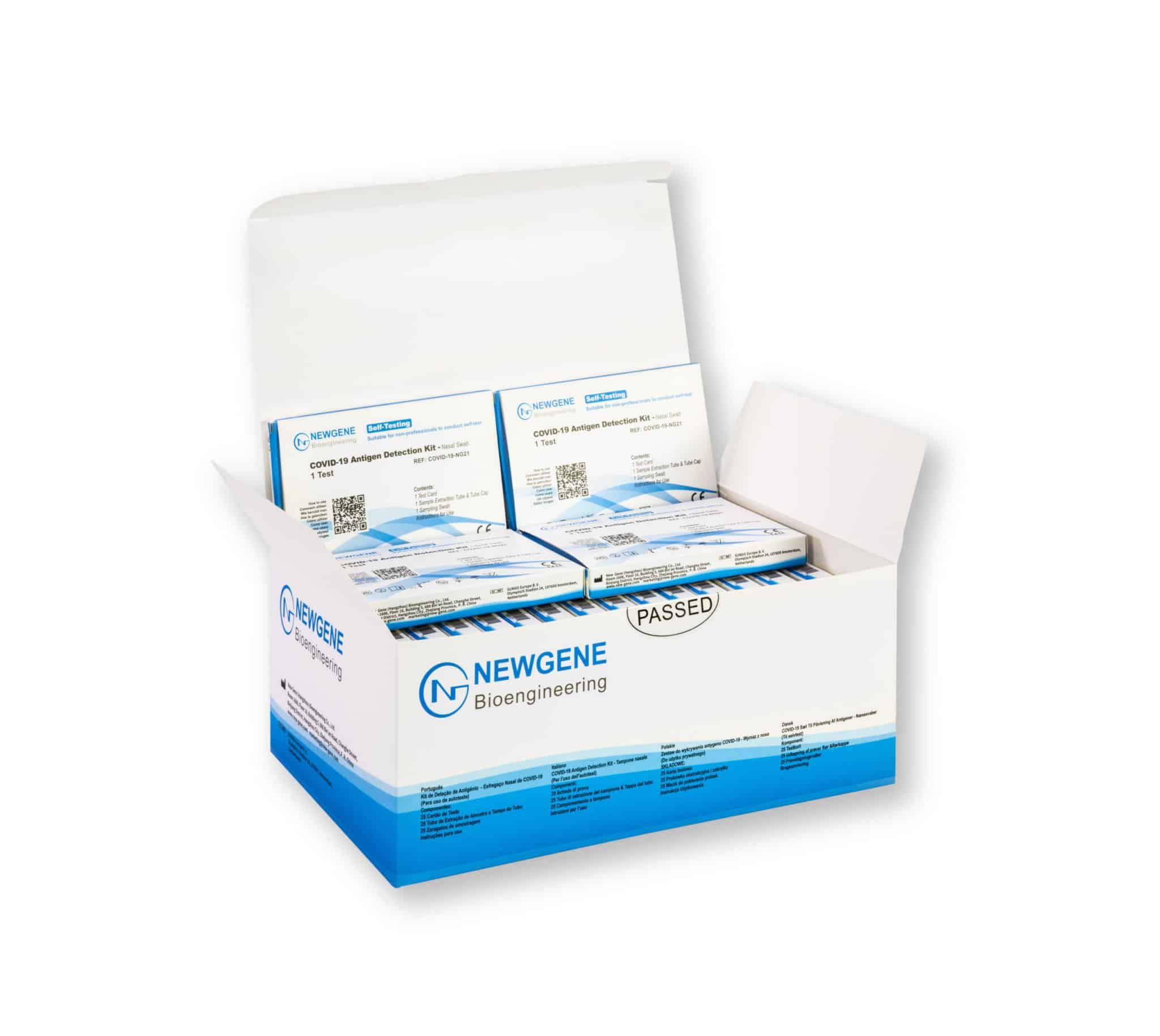 Geöffnete Schachtel mit mehreren Newgene COVID-19 Antigen Schnelltests. Verpackung mit CE-Kennzeichnung.