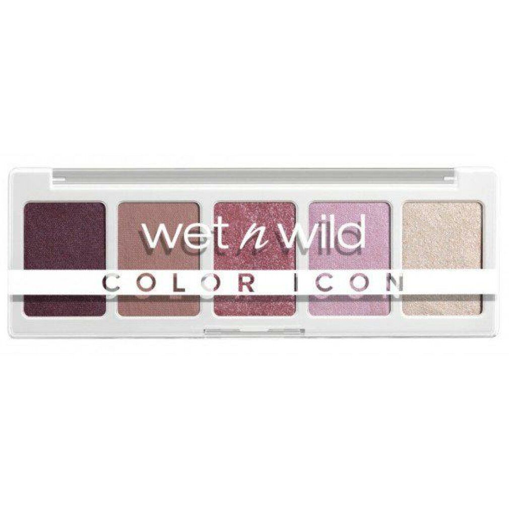 Lidschatten-Palette mit fünf Farbtönen. Weißer Behälter mit Produktnamen. Farben: Lila, Rosa, Beige.
