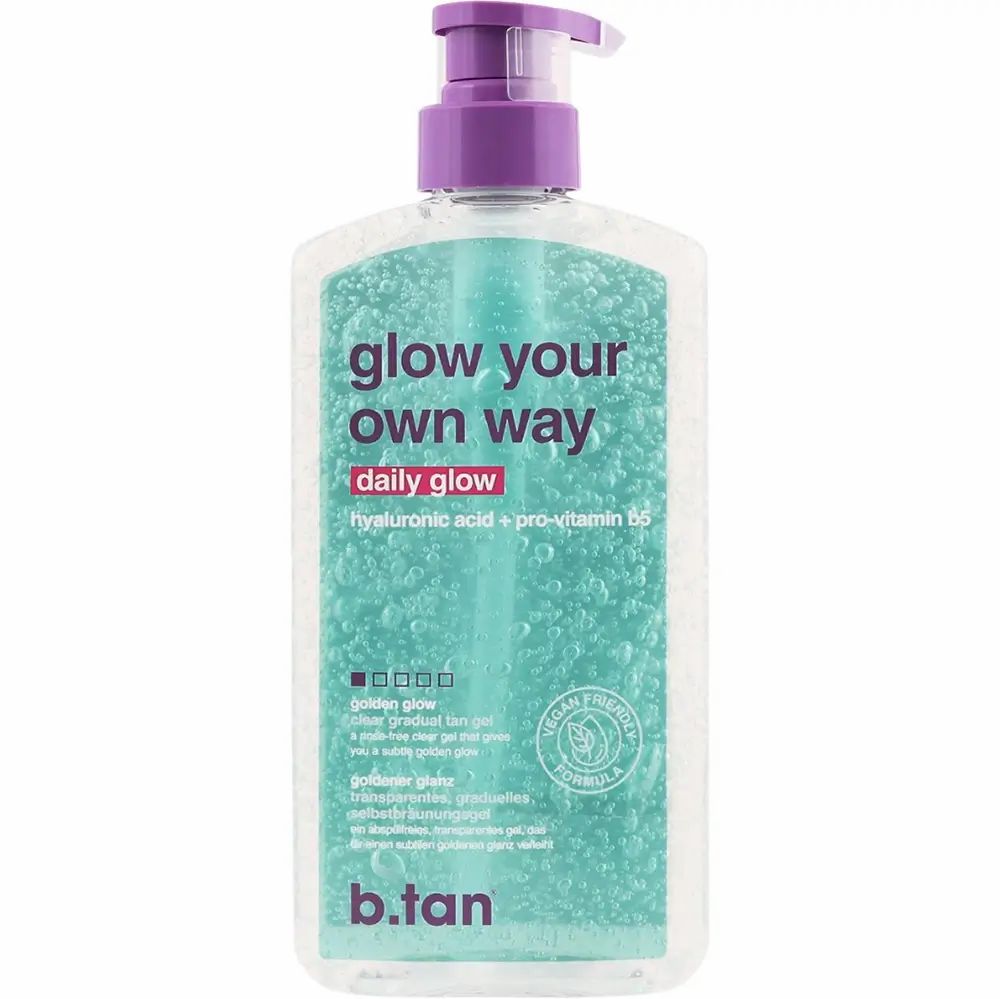Transparente Flasche mit lila Pumpe. Aufschrift: "glow your own way daily glow". Vegan-Logo.