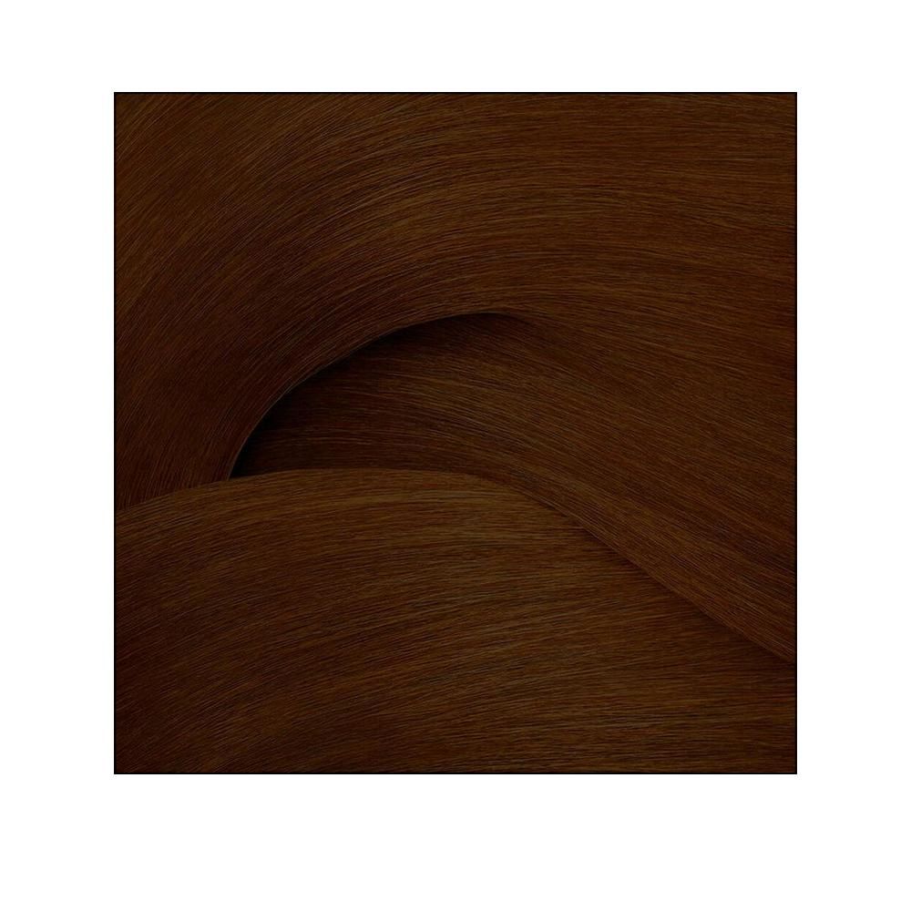 Gewelltes, braunes Haar. Die Strähnen sind ineinander verschlungen und bilden eine wellenförmige Struktur. Die Farbe ist einheitlich.