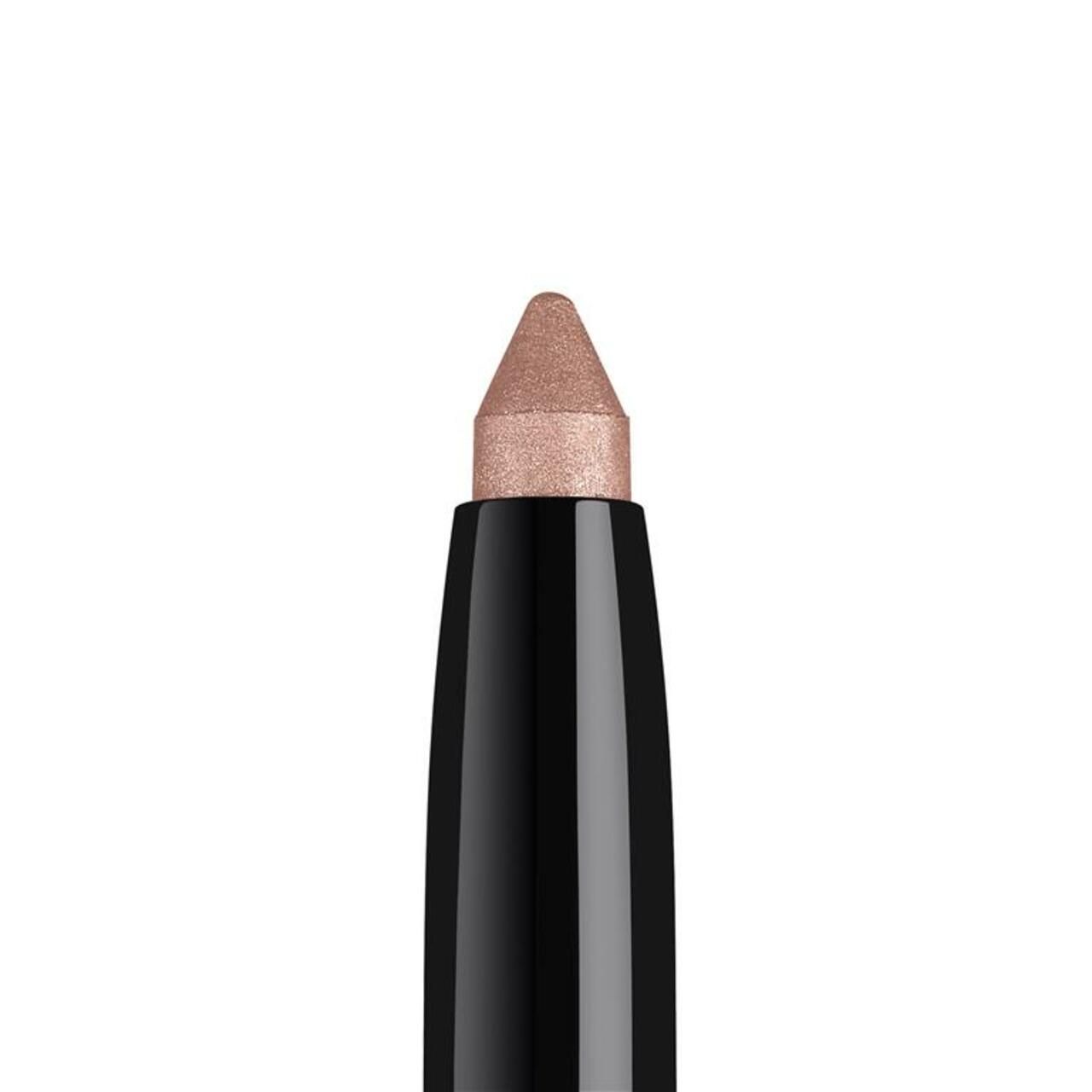 Nahaufnahme der Spitze eines Artdeco High Performance Eyeshadow Stylo. Beige Farbe, schwarzer Stift.