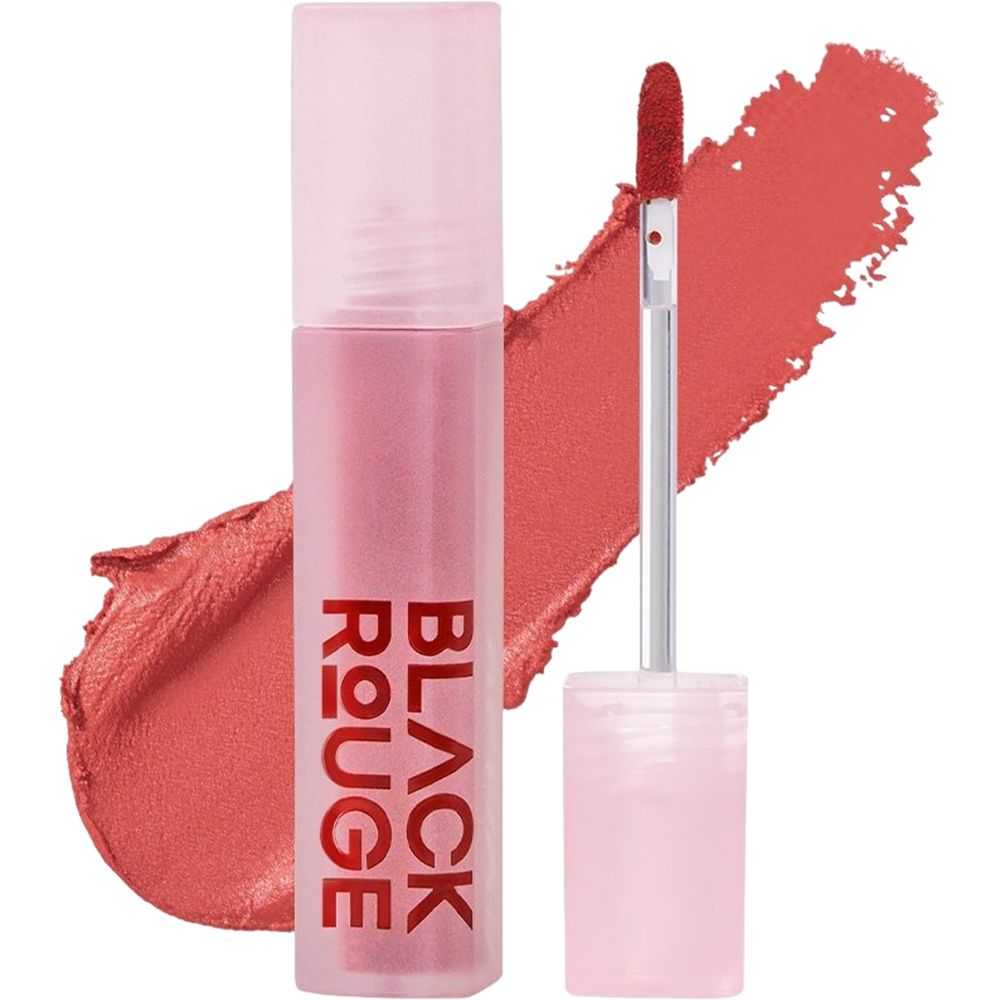 Flüssiger Lippenstift mit rosafarbenem Deckel und Applikator. Der Schriftzug BLACK ROUGE ist aufgedruckt. Daneben ein Farbfleck.