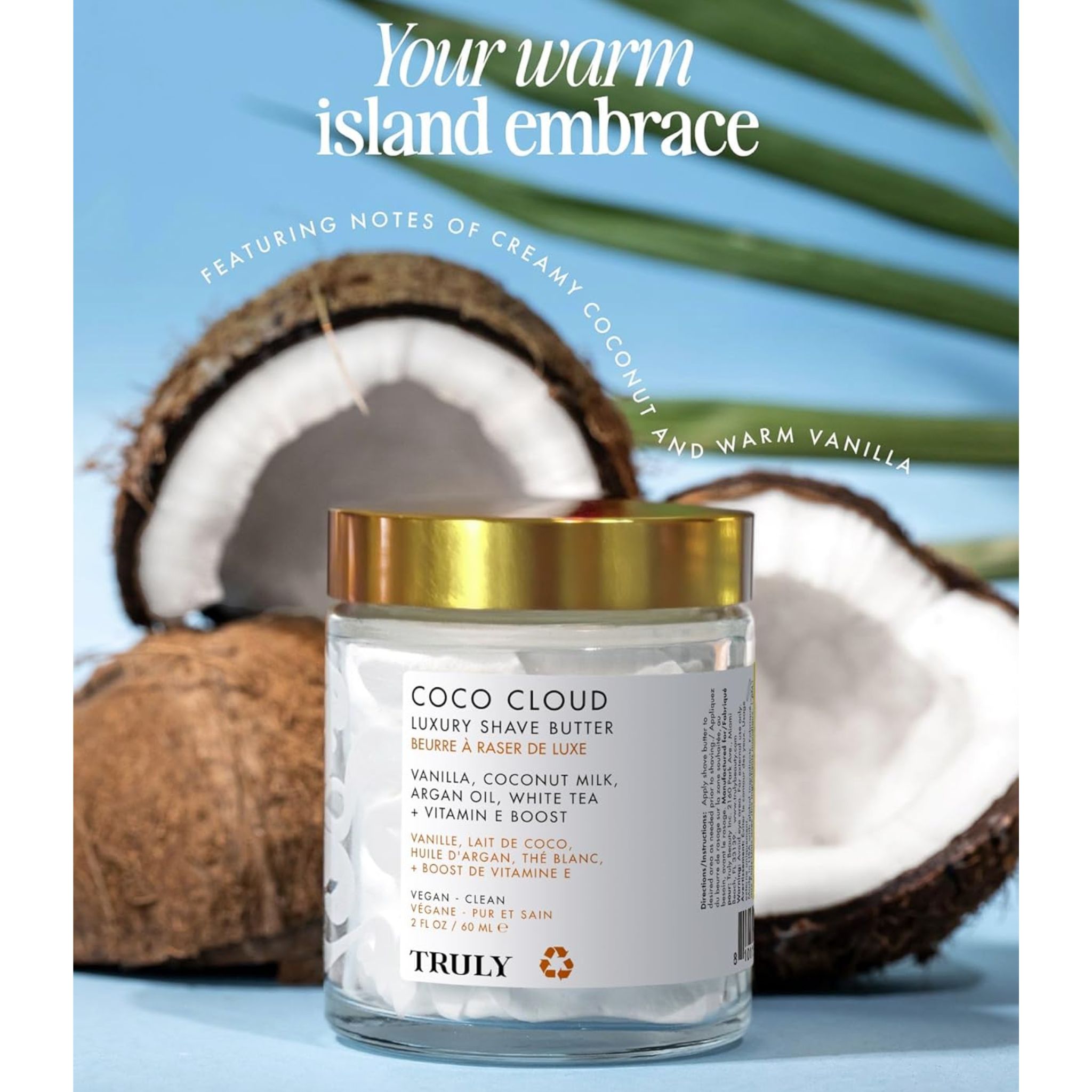 Glasbehälter mit goldfarbenem Deckel und "Coco Cloud Luxury Shave Butter"-Etikett. Kokosnüsse im Hintergrund. Text: "Your warm island embrace".